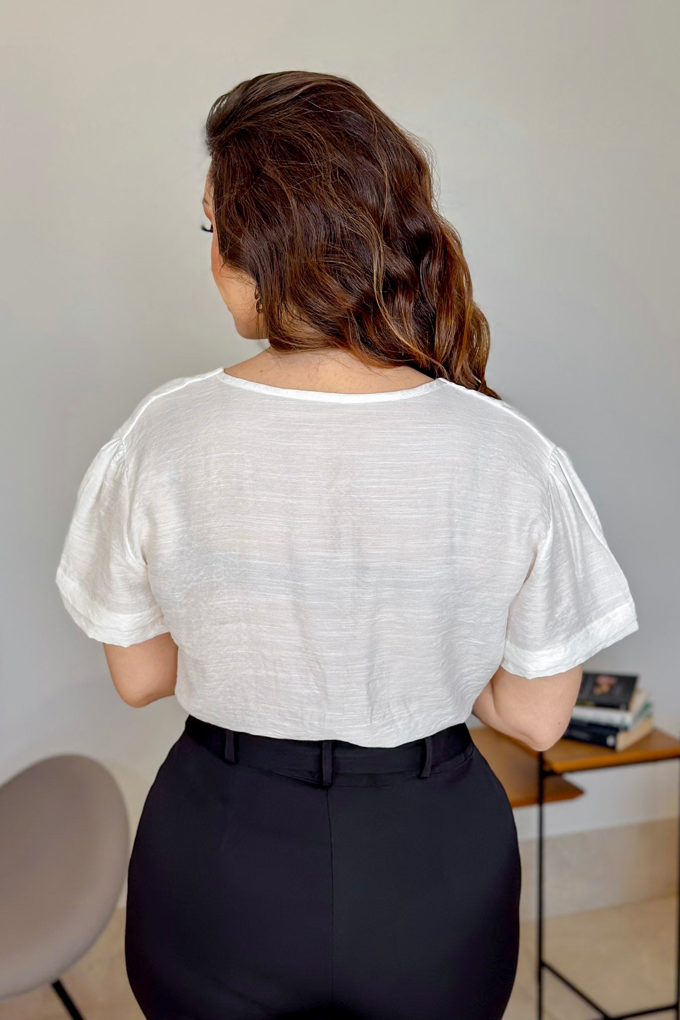 Blusa Manga Curta Decote "V" Graziela Branca