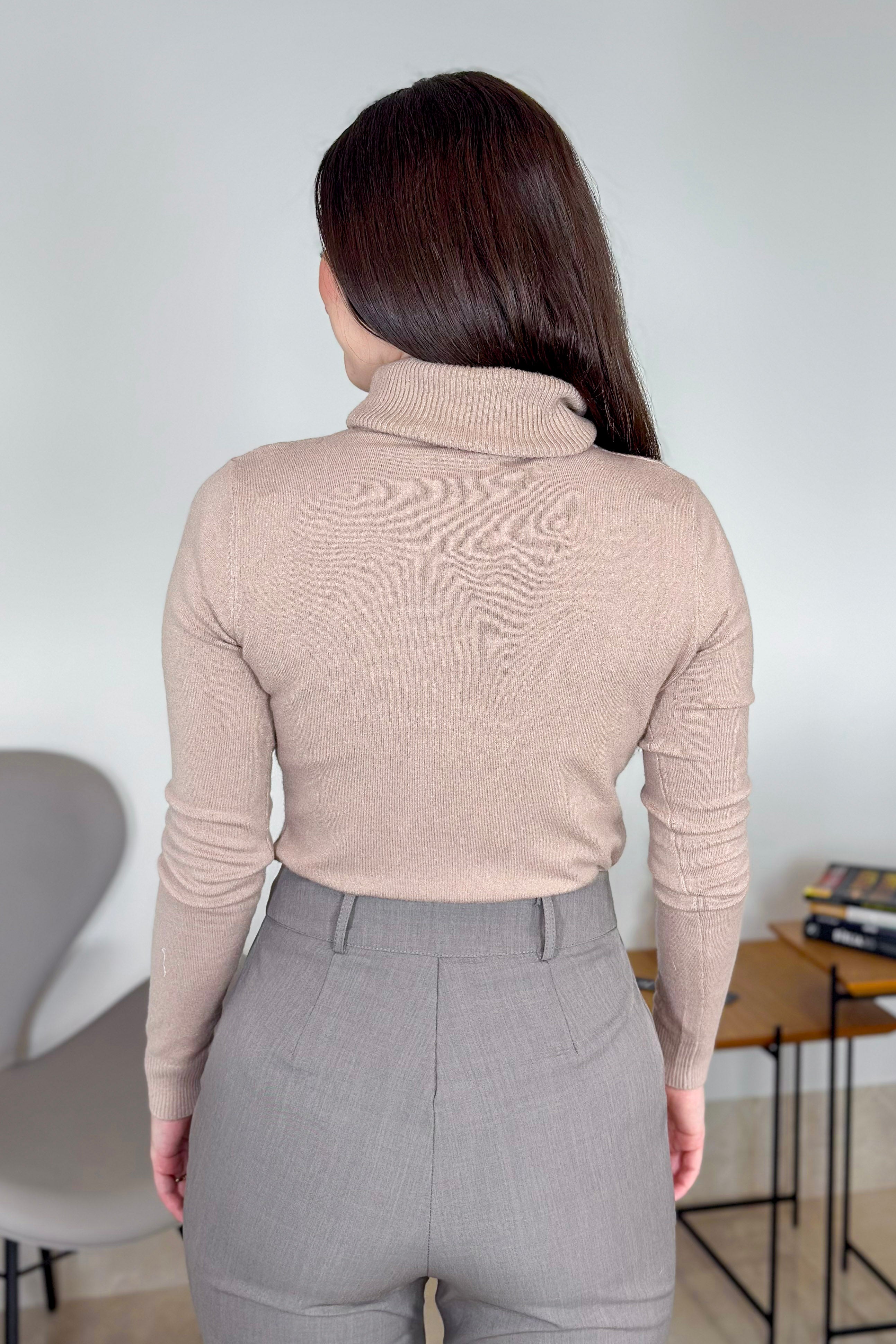 Blusa Manga Longa Em Tricot Modal Gola Boba Erica Bege