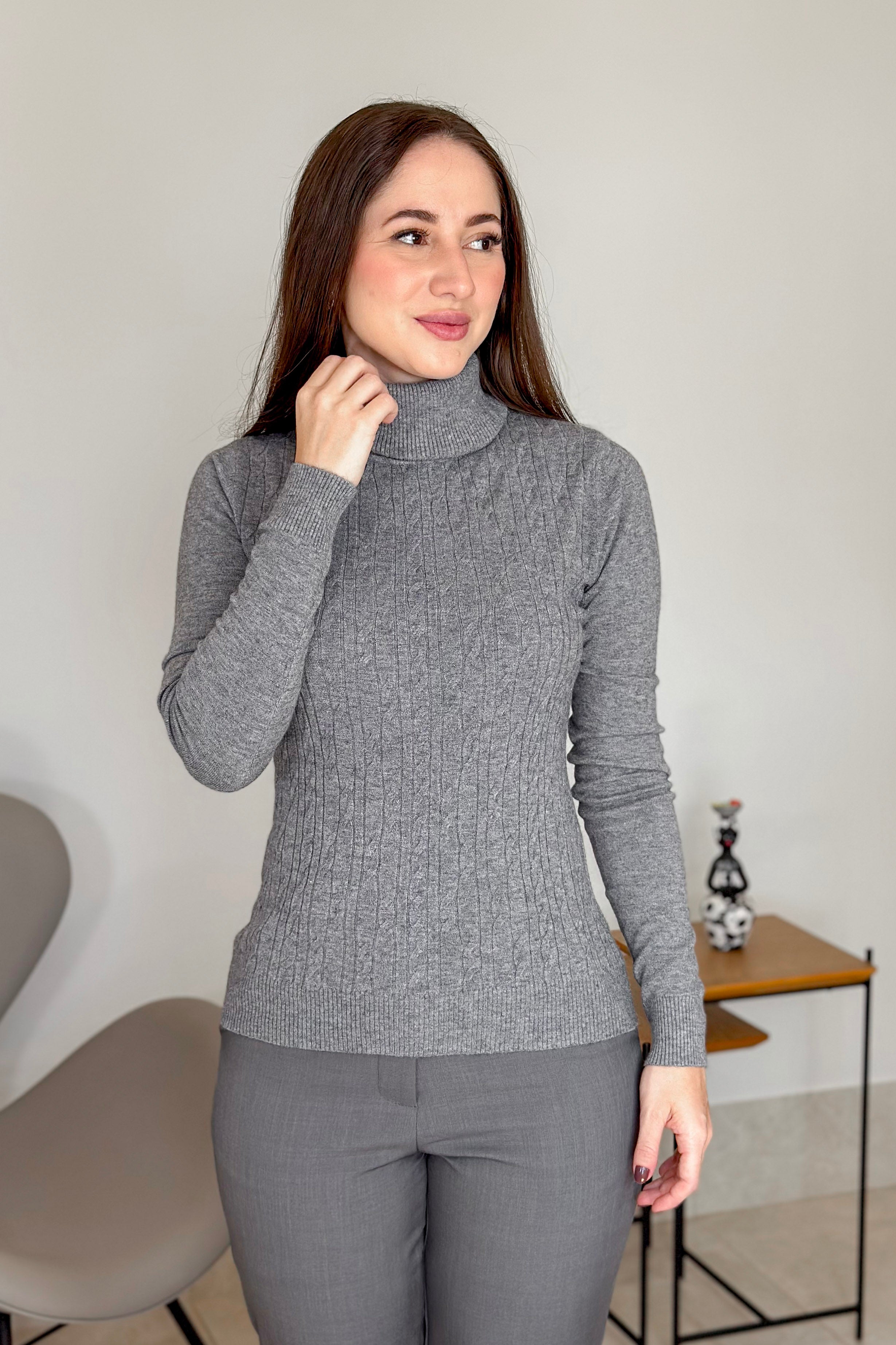 Blusa Manga Longa Em Tricot Modal Gola Boba Erica Cinza