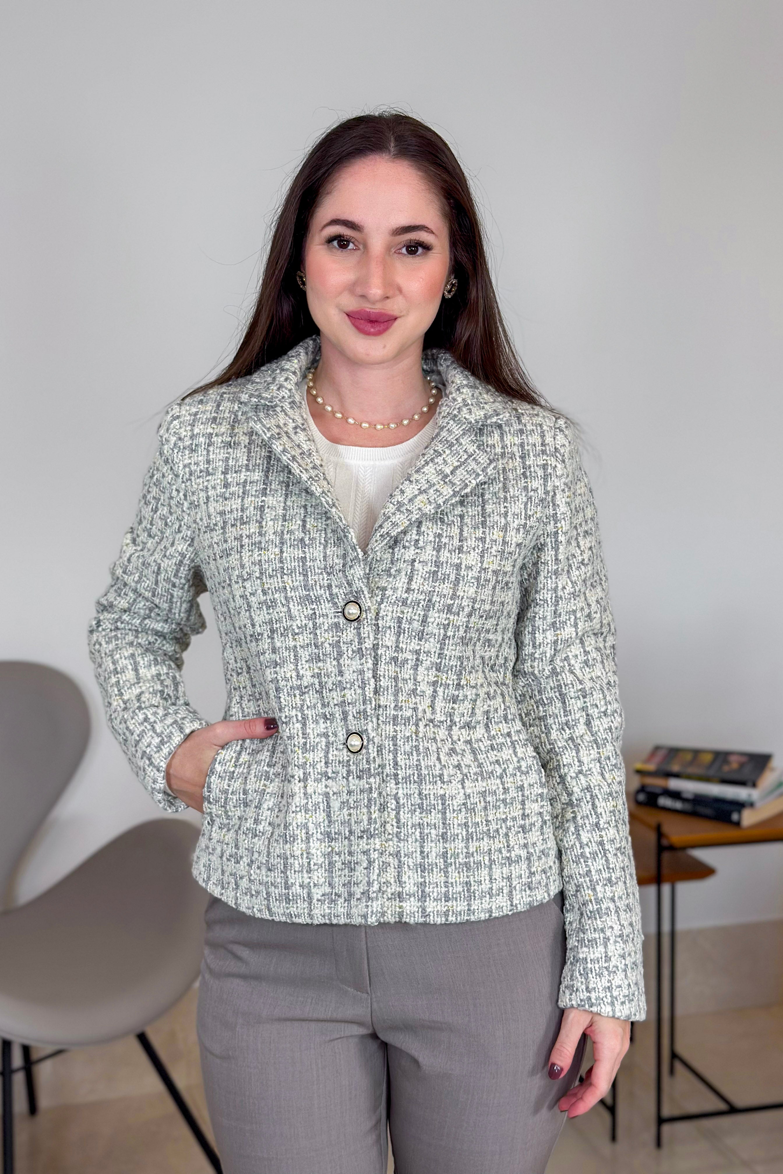 Casaco Elegante Em Tweed Pérola Estampado Cinza