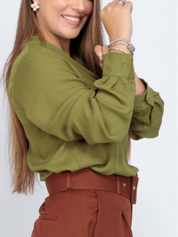 Blusa Manga Longa Decote V Lisa Clara Verde Militar