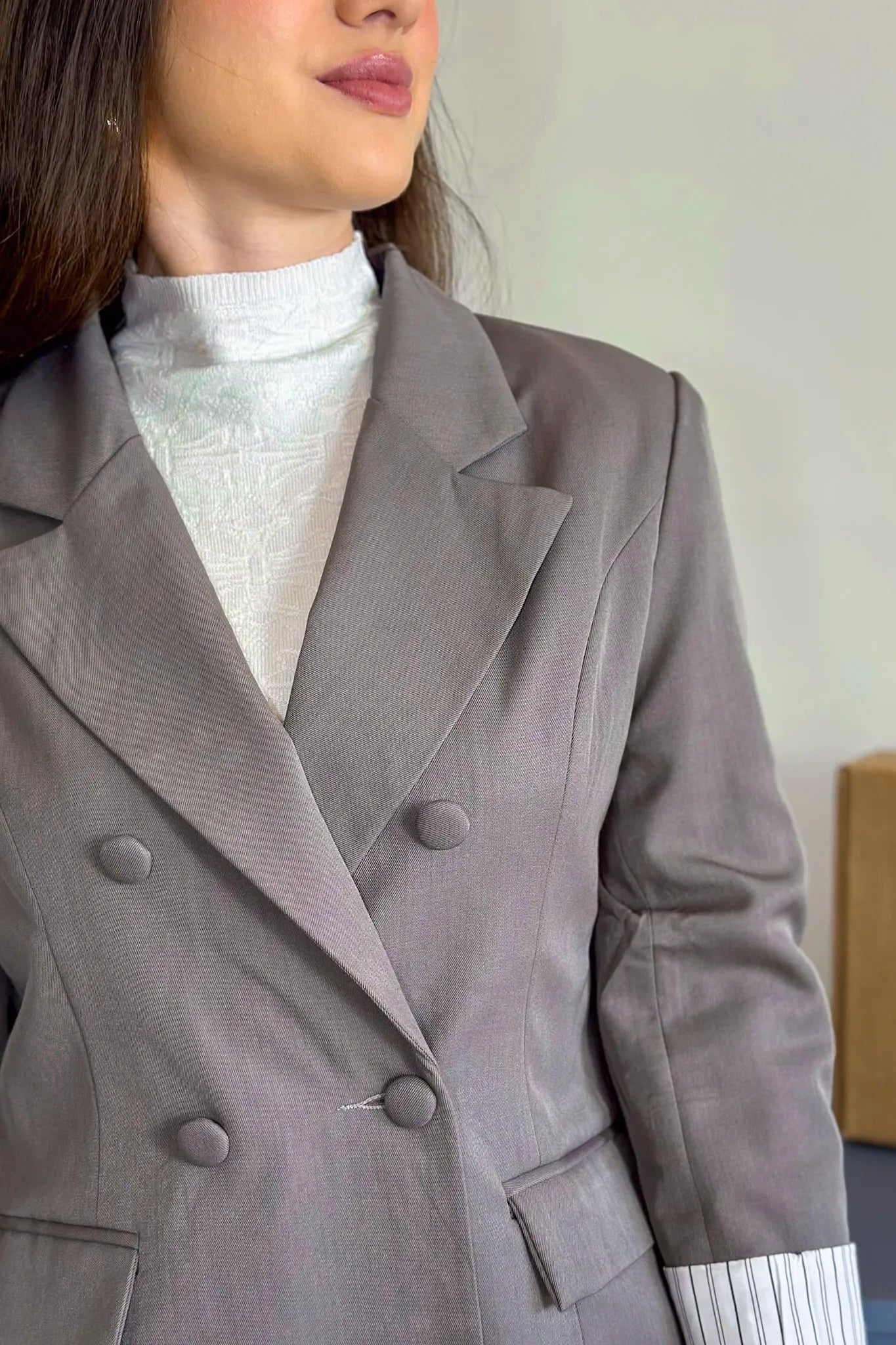 Blazer Detalhe Botões Bolso Fake Janaina Cinza