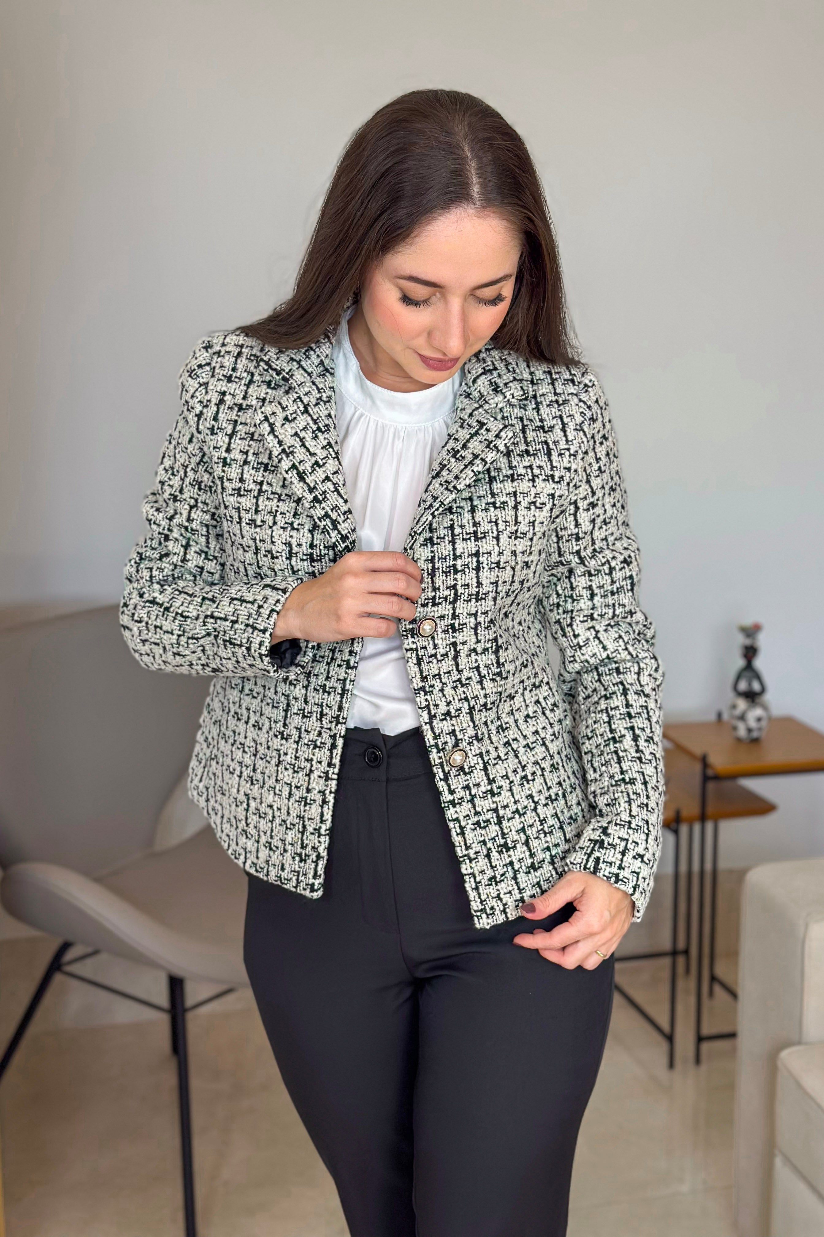 Casaco Elegante Em Tweed Pérola Estampado Preto