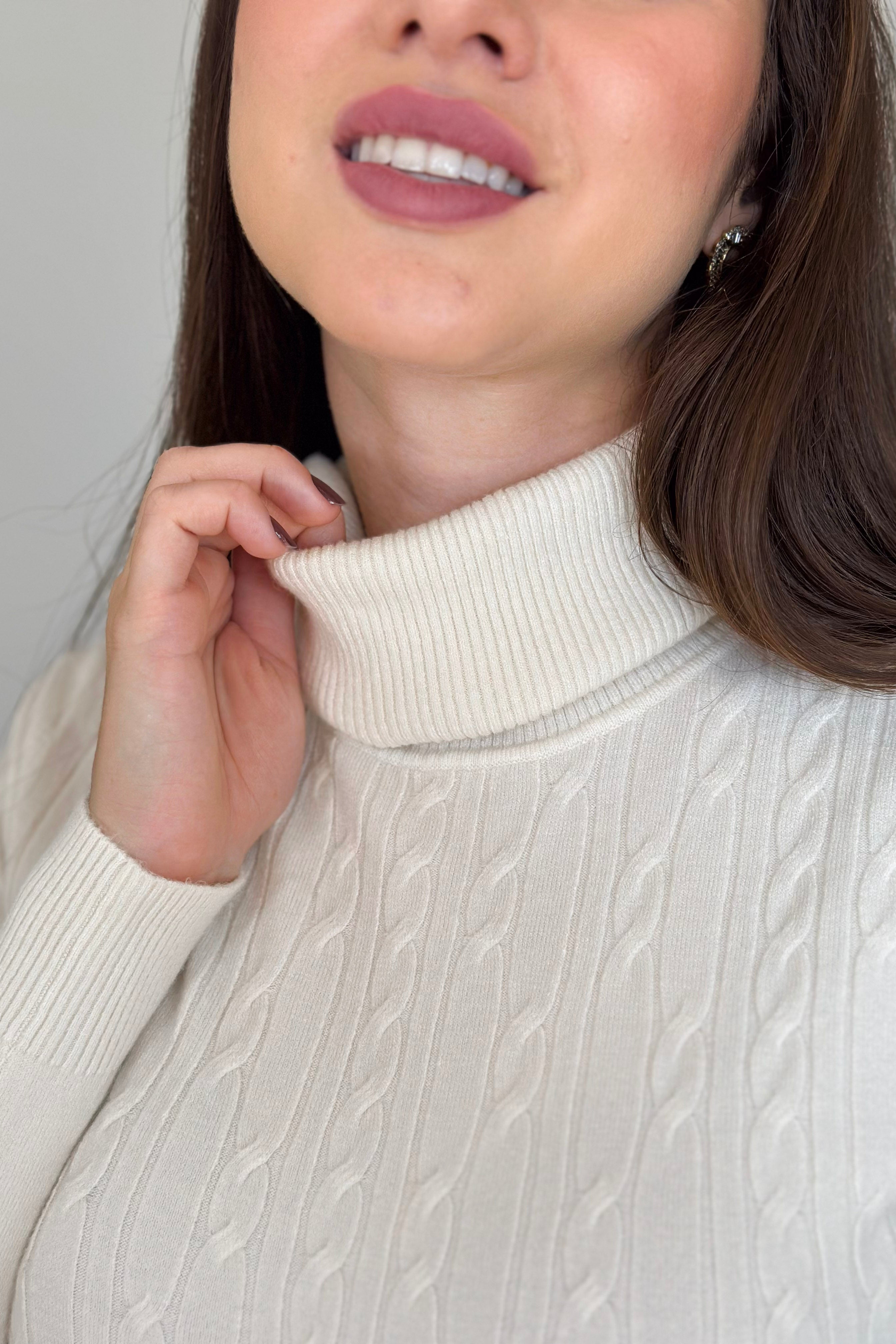 Blusa Manga Longa Em Tricot Gola Boba Erica Off White