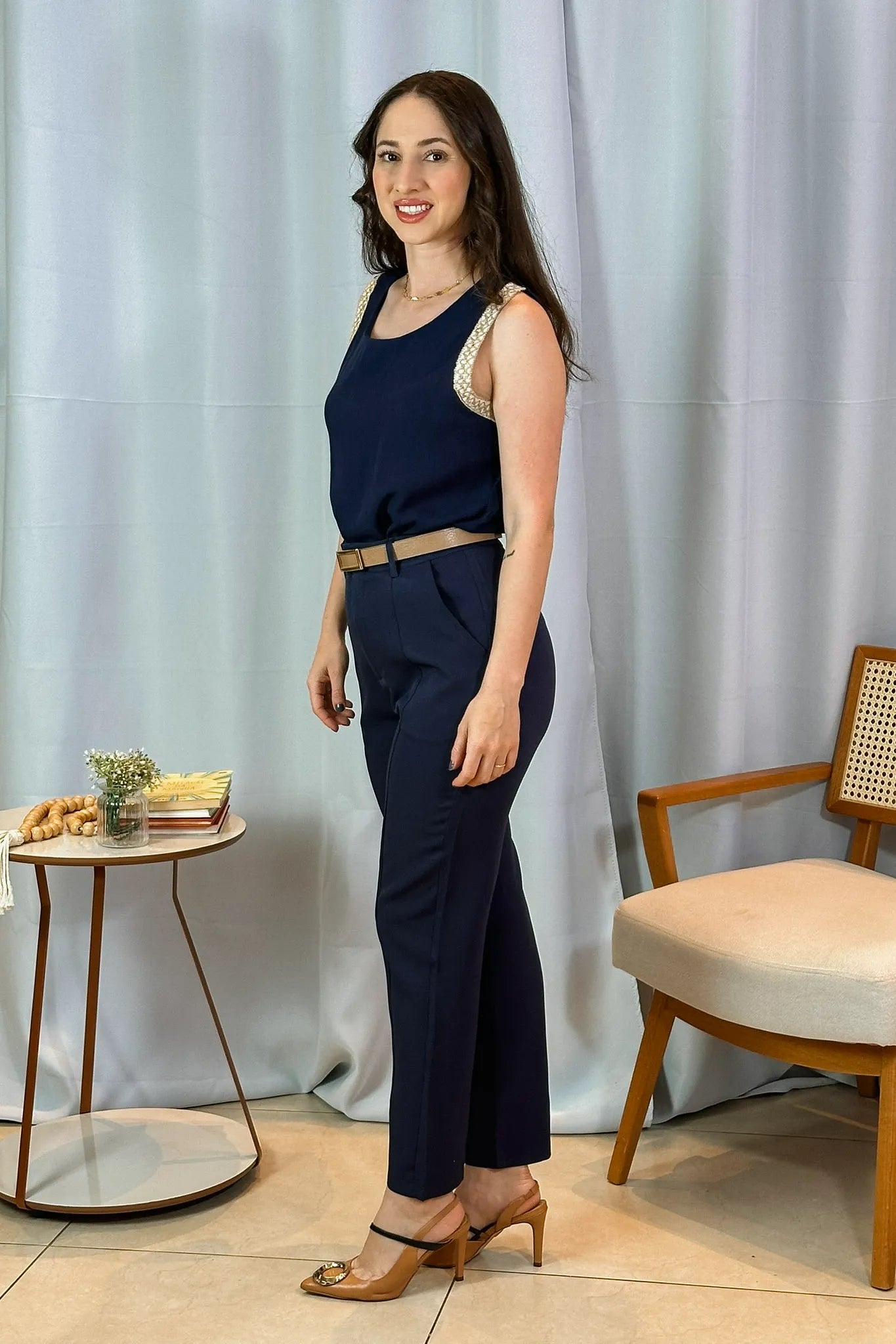 Conjunto: Blusa Regata Detalhe Bordado Visco-linho Ana Maria Braga Azul Marinho + Calça Corte Reto Detalhe Friso Crepe Milano Eliana Bezerra Azul Marinho