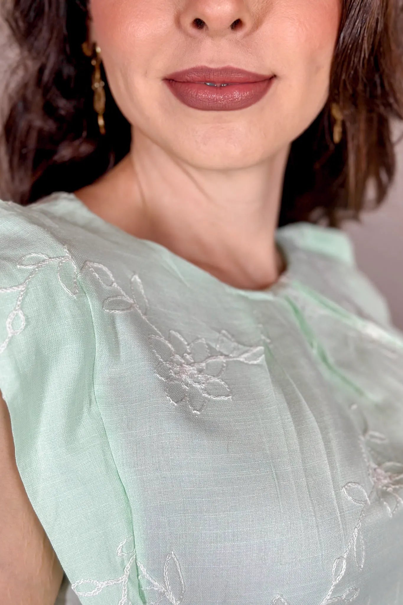 Blusa Regata Visco Delicata Detalhe Bordado Leonor Verde