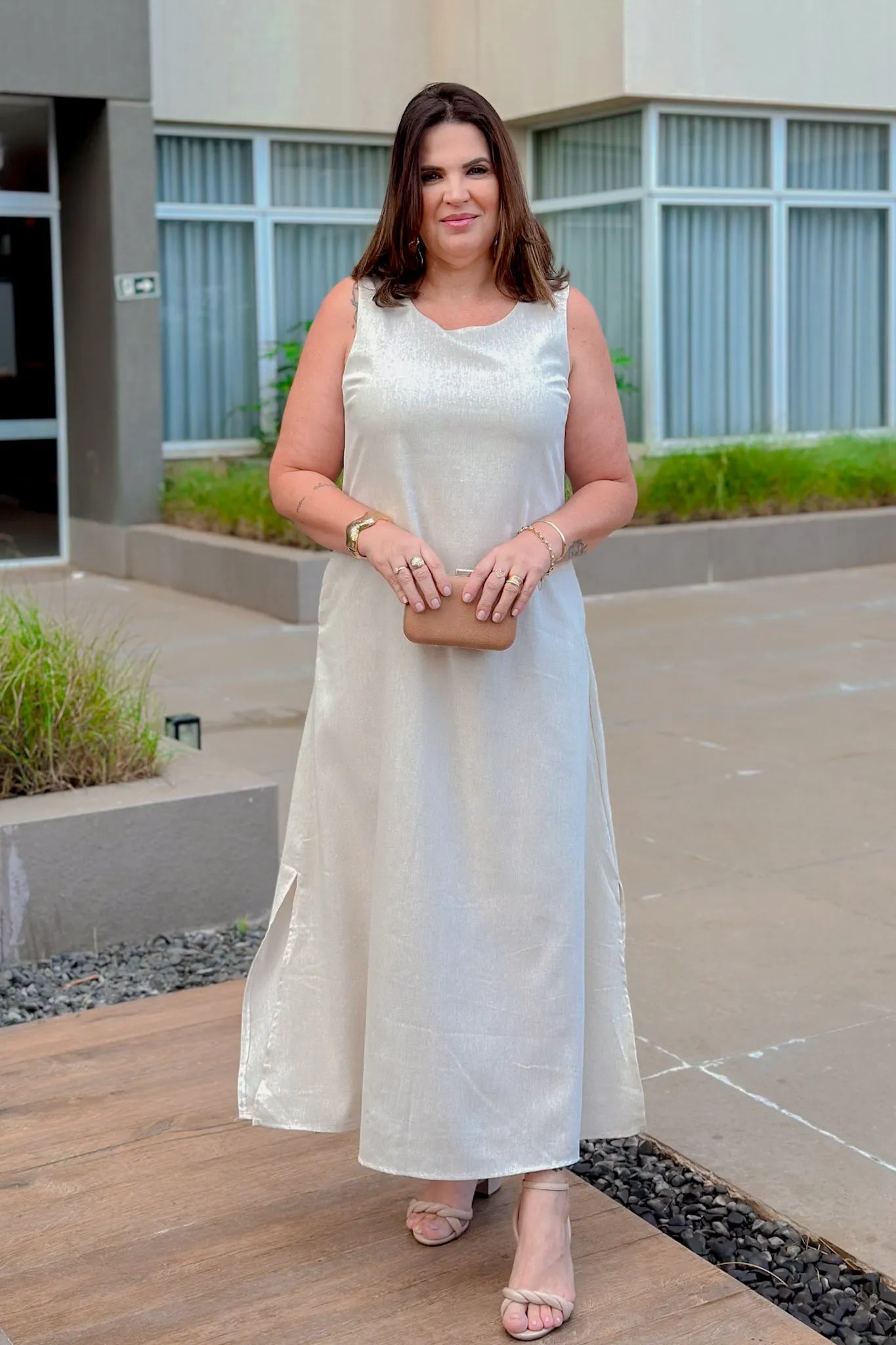 Vestido Midi Detalhe Bolso Elisa Bege