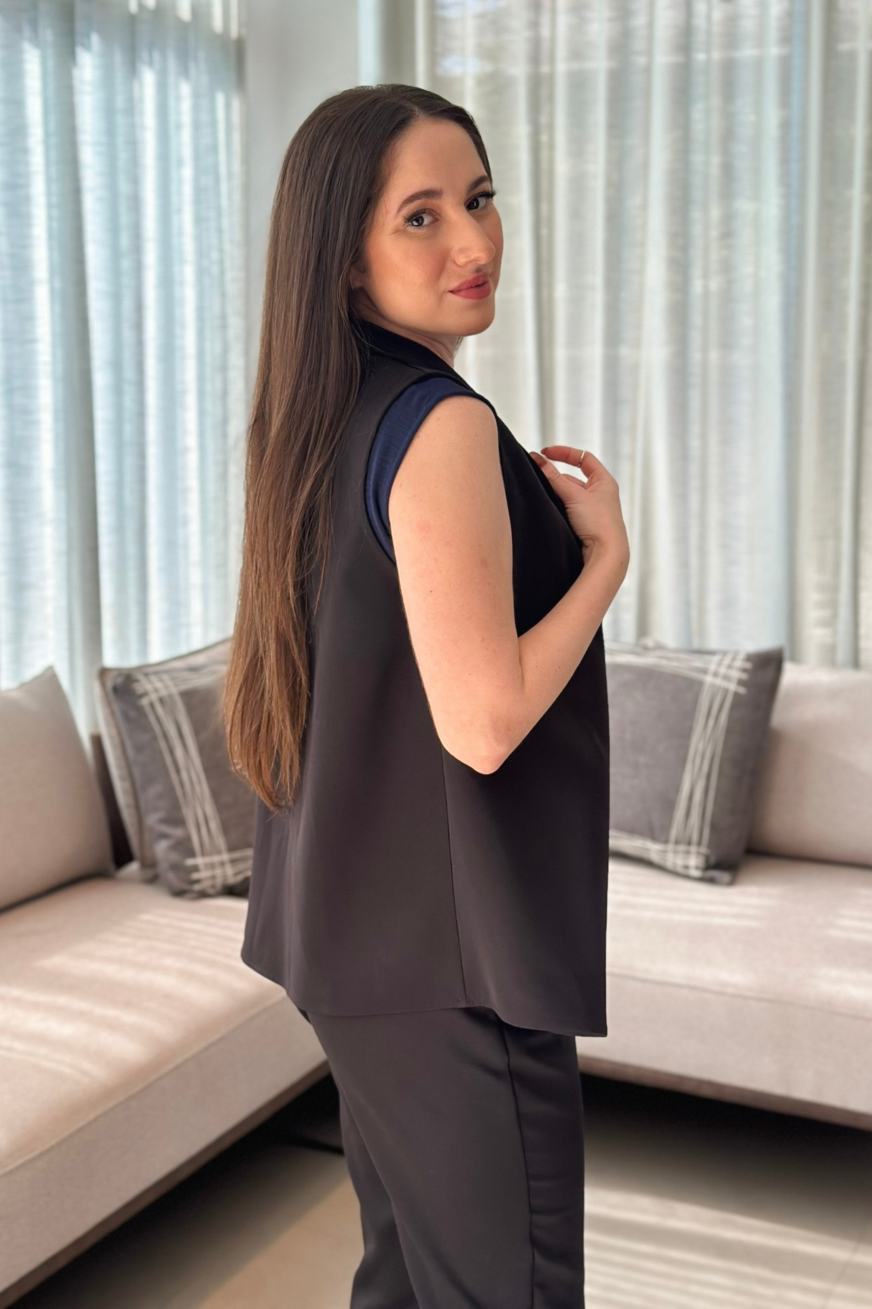 Colete Detalhe Gola Longo Vitoria Preto - imporium