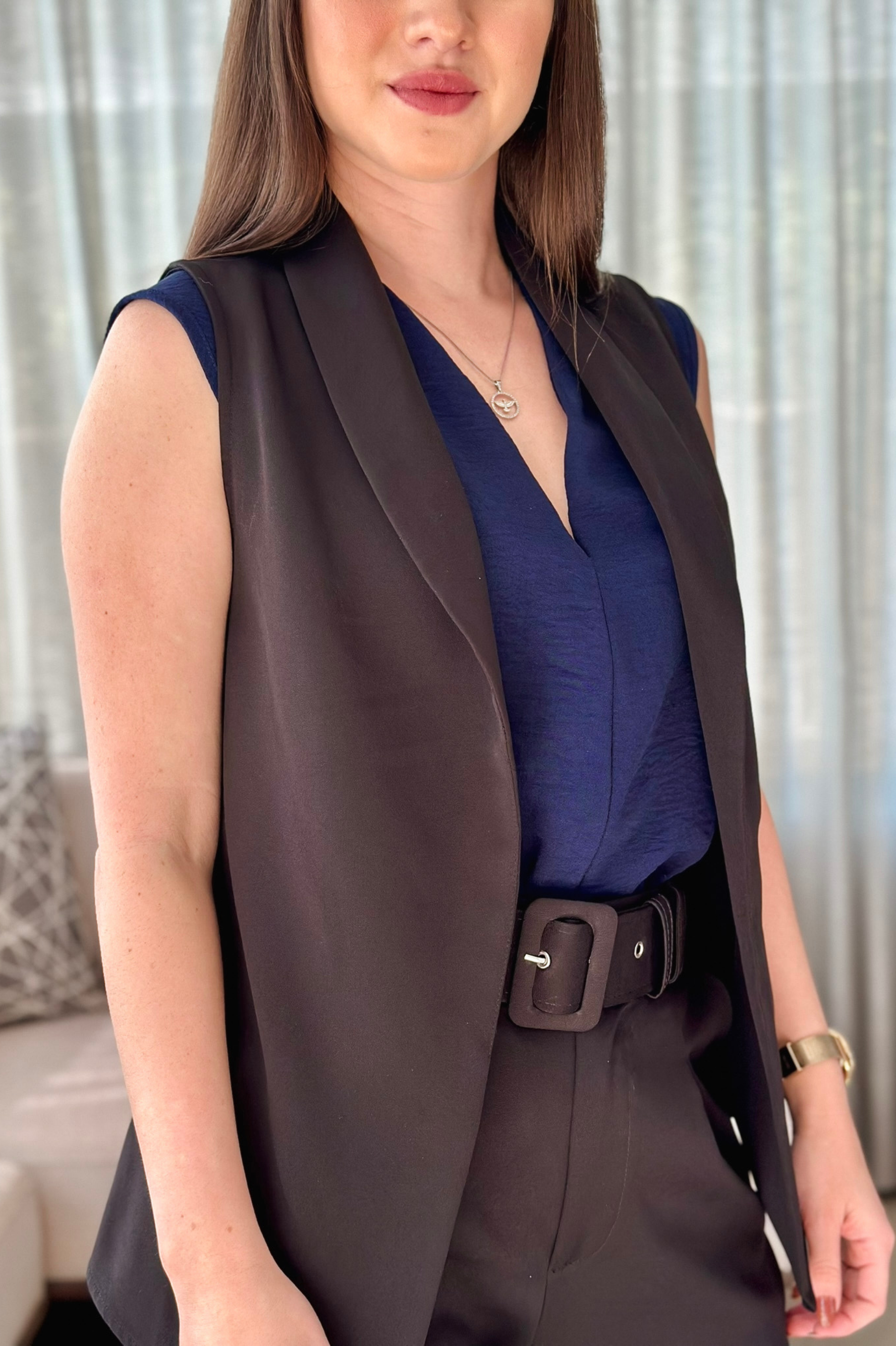 Colete Detalhe Gola Longo Vitoria Preto - imporium