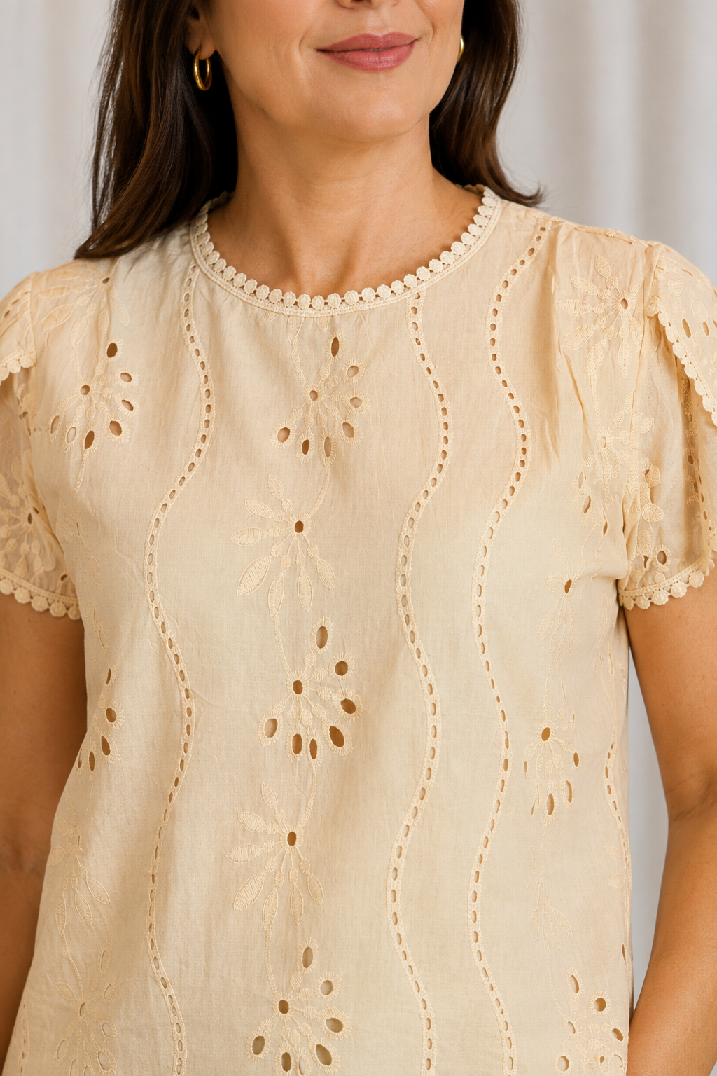 Blusa Laise com Manga Transpassada Valesca Creme