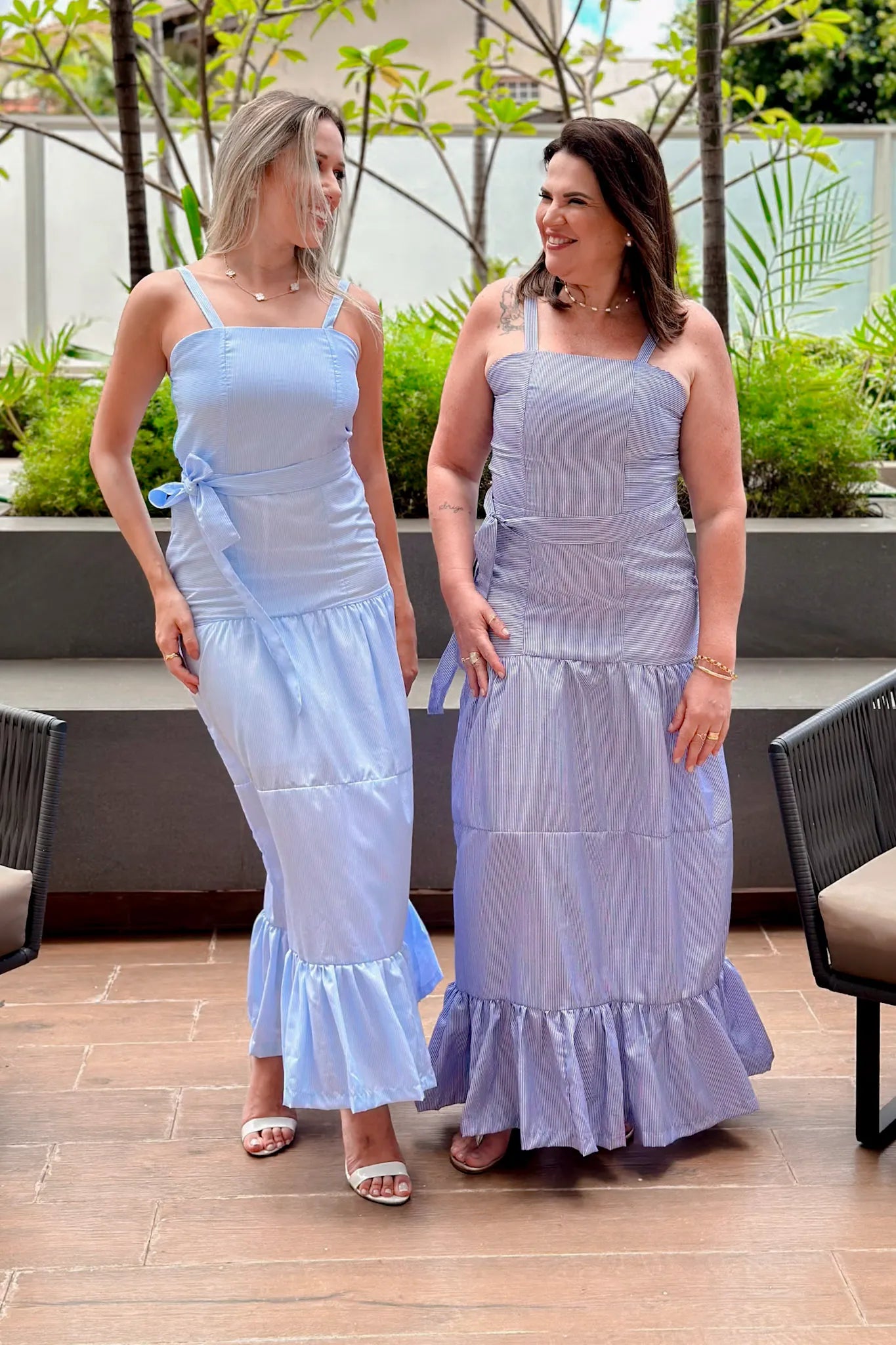 Vestido Longo Listrado Monica Azul Marinho