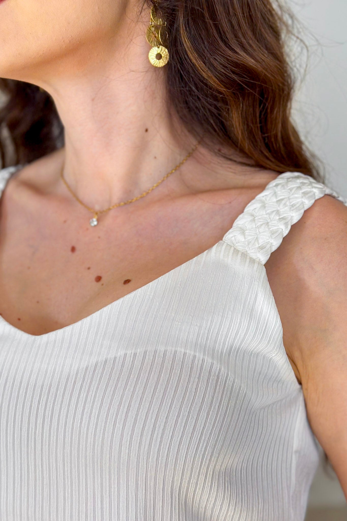 Blusa Regata Crepe Acetinado Detalhe Alça Trançada Beatriz Branca