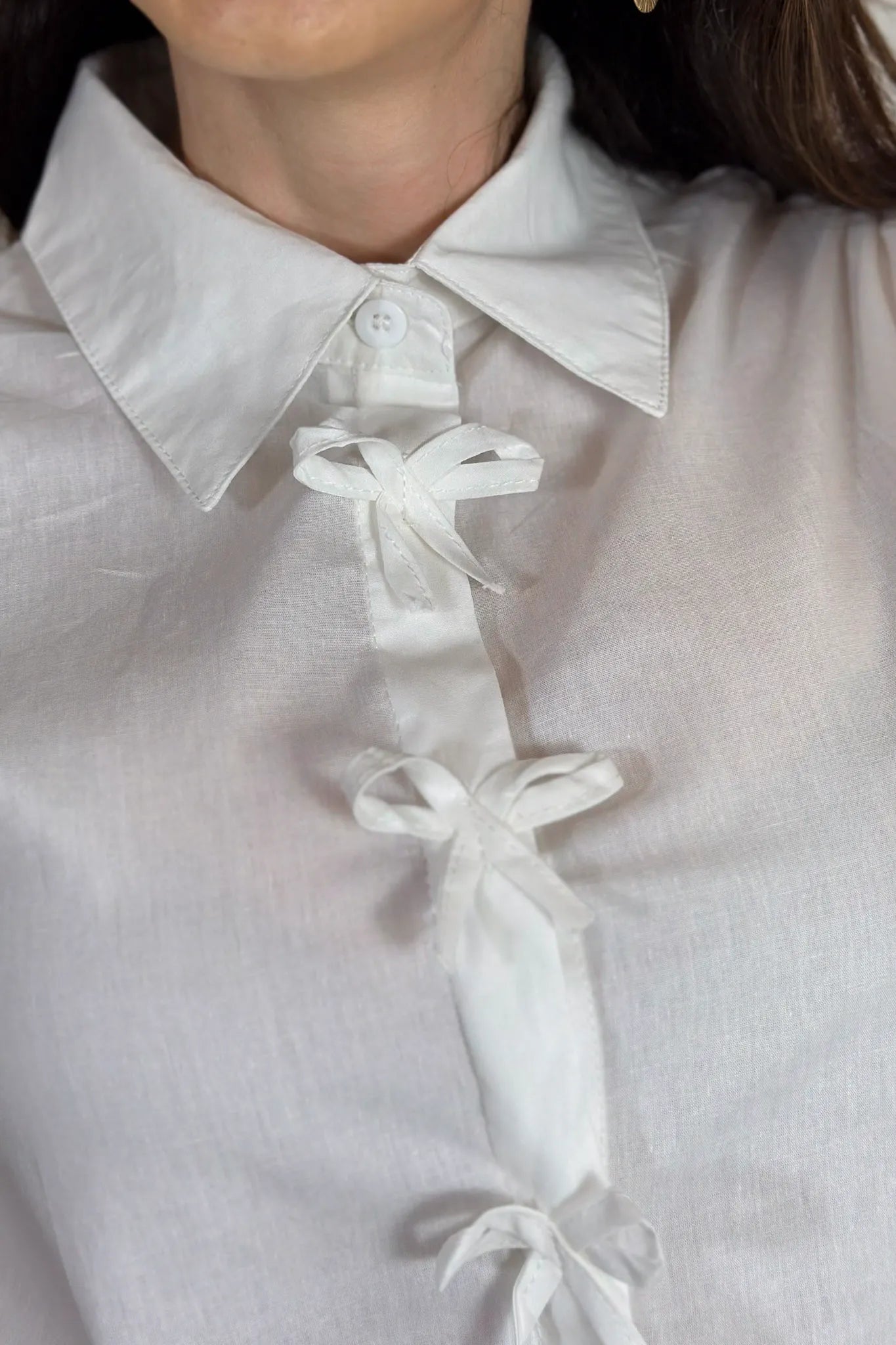 Camisa Manga Curta Detalhe Laço Thamires Branca