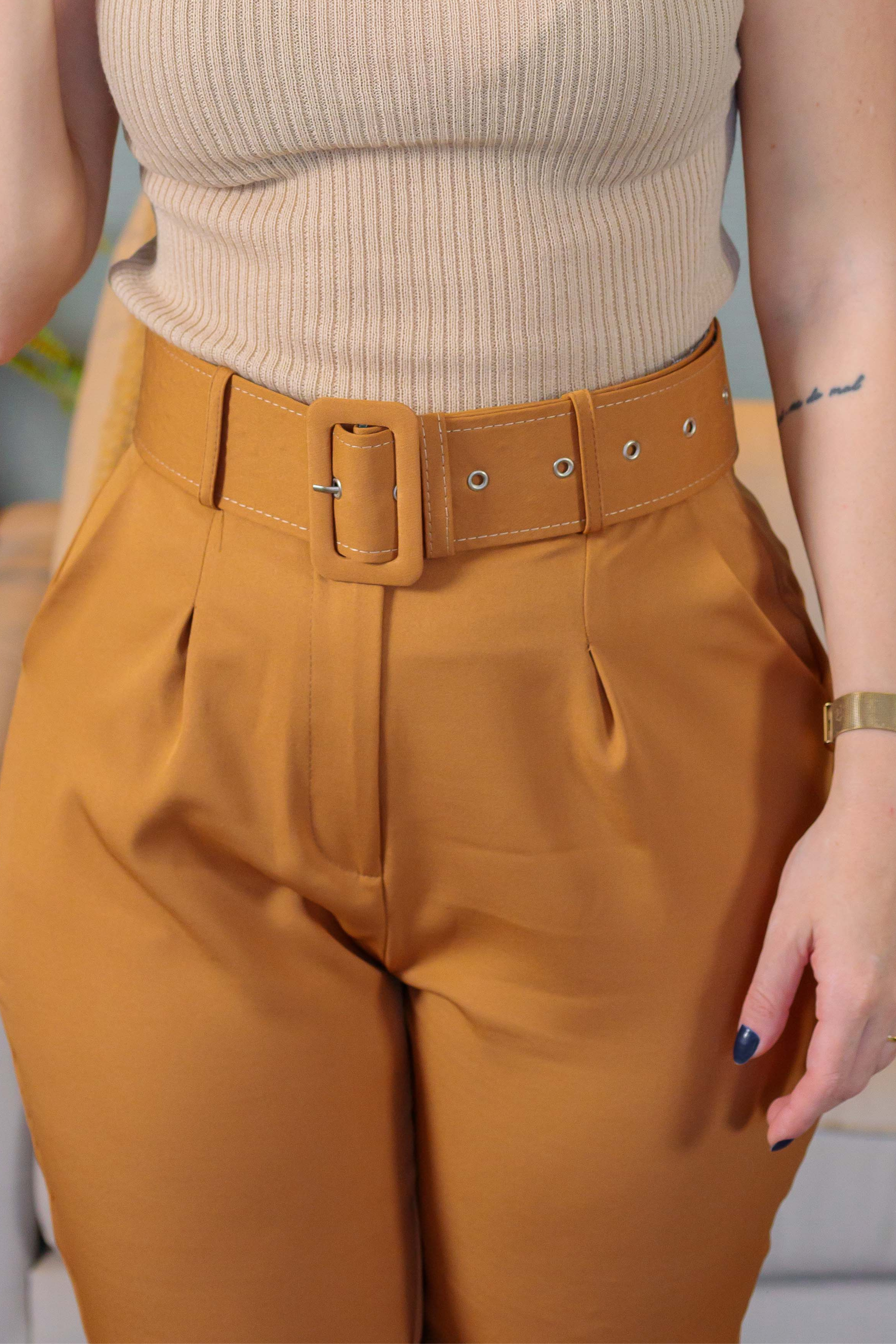 Calça Cinto Encapado Cenoura Marrom