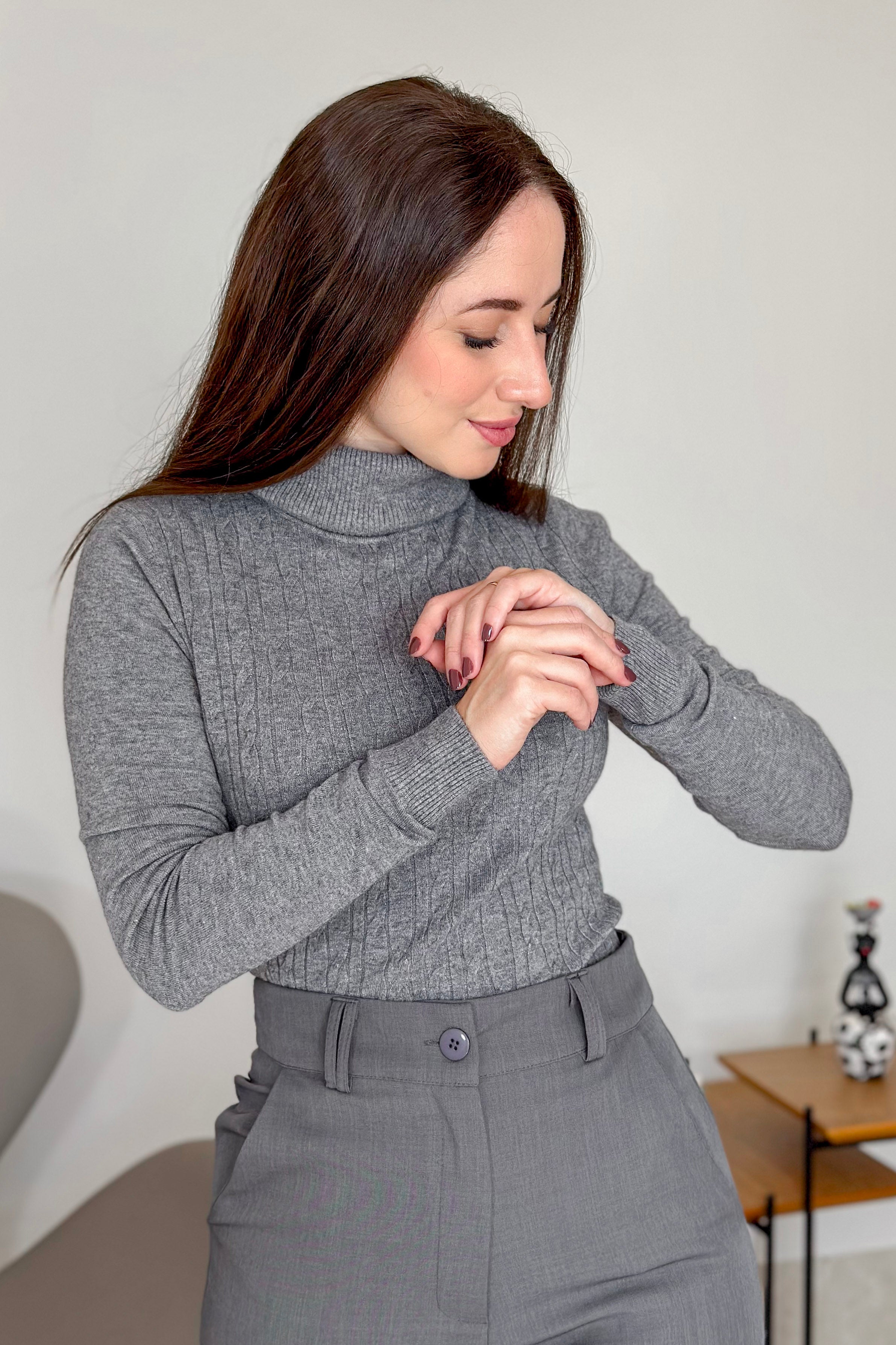 Blusa Manga Longa Em Tricot Modal Gola Boba Erica Cinza