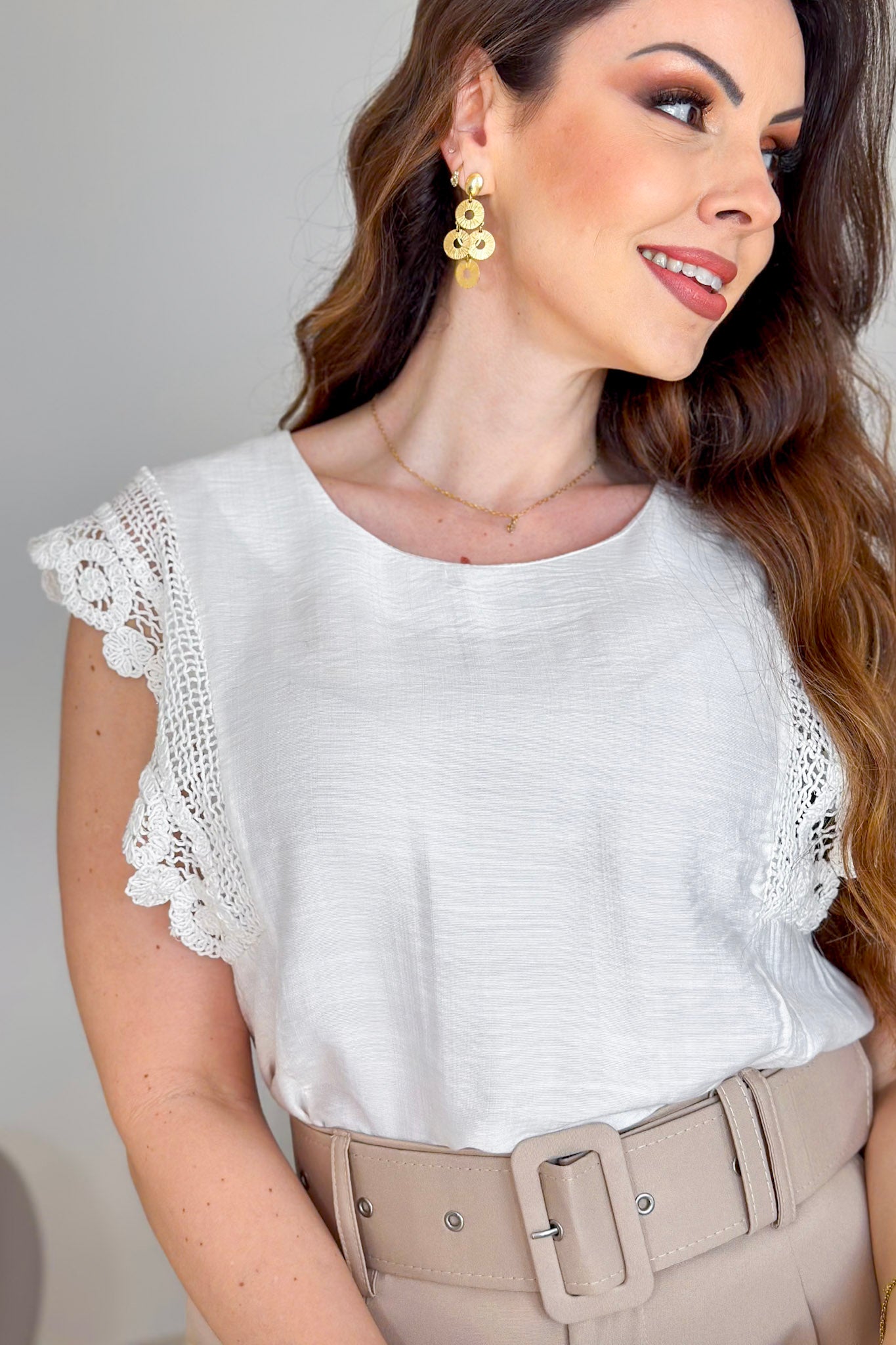 Blusa Max Cropedd Visco Natural Detalhe Manga Bordada Regina Branca