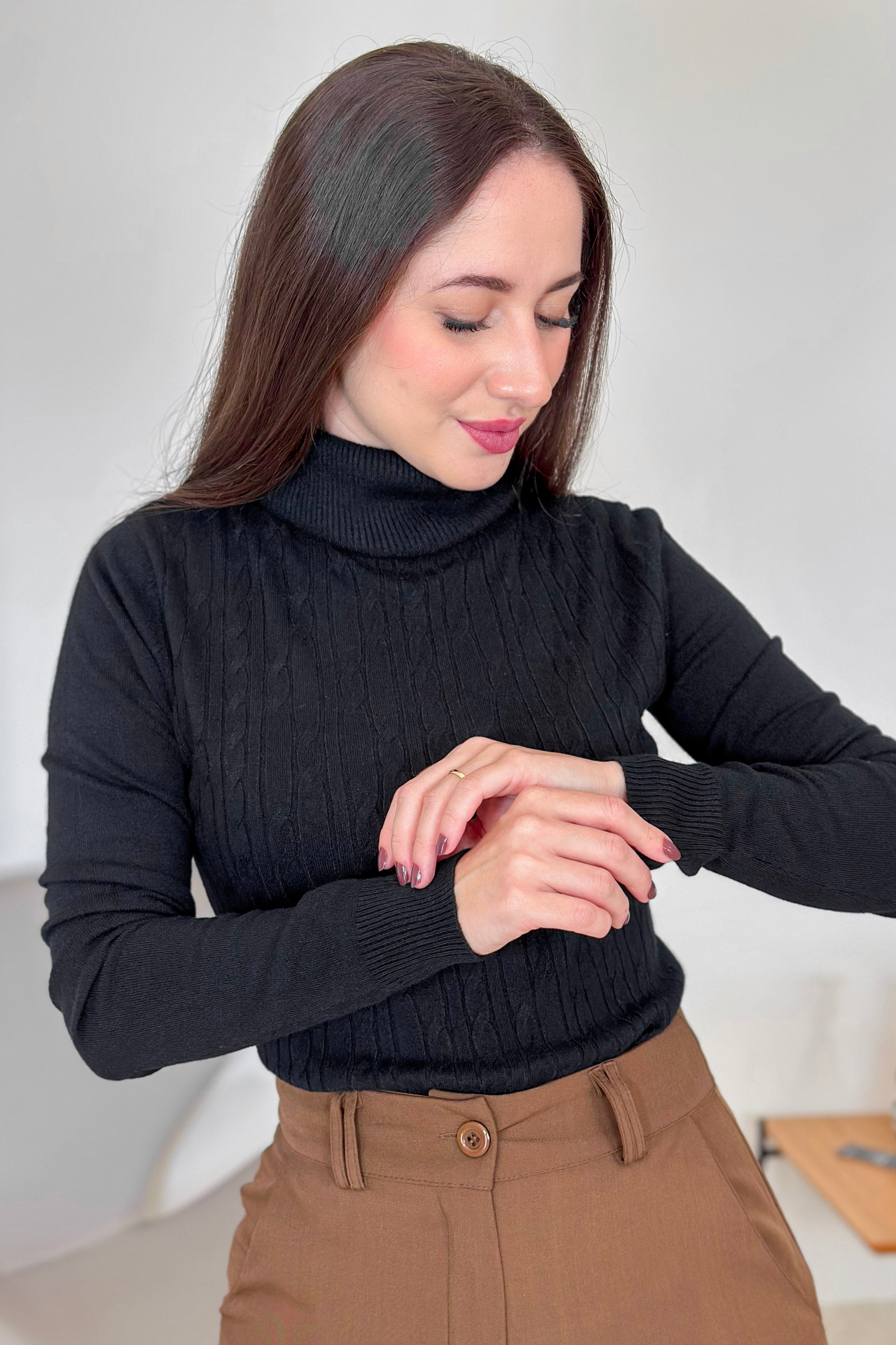 Blusa Manga Longa Em Tricot Modal Gola Boba Erica Preto