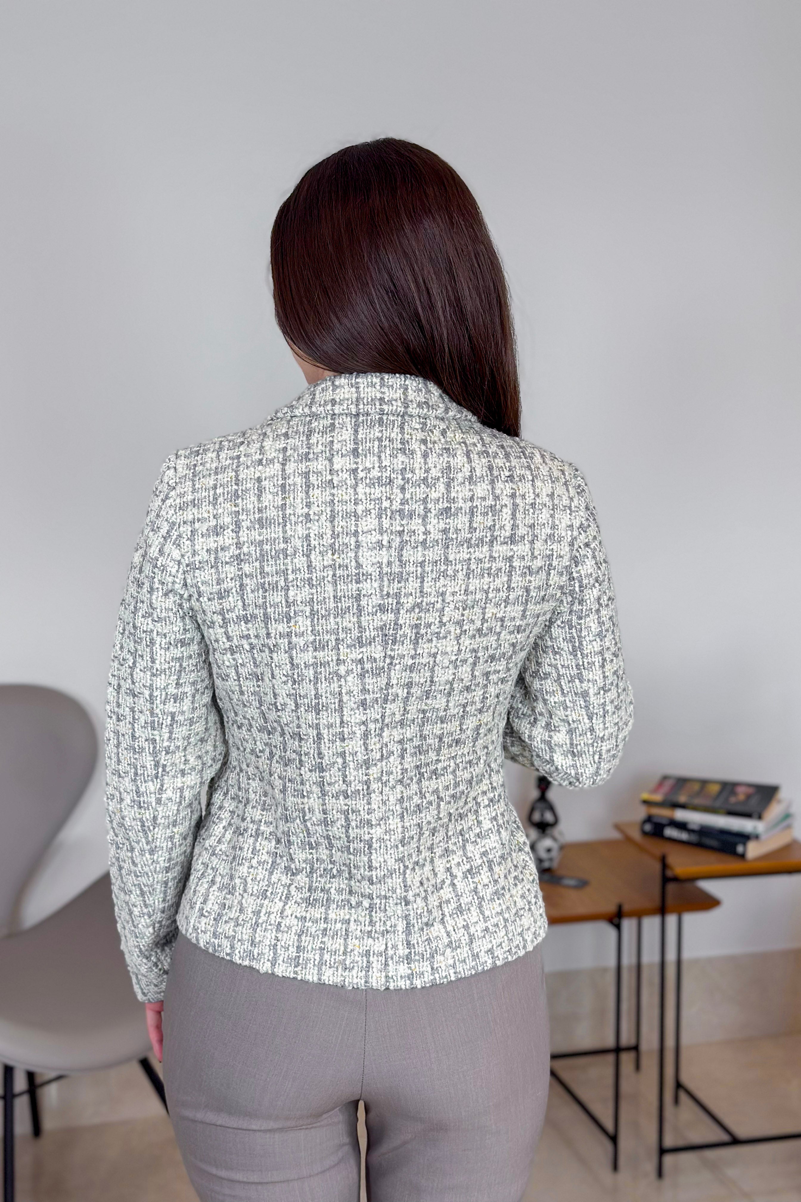 Casaco Elegante Em Tweed Pérola Estampado Cinza