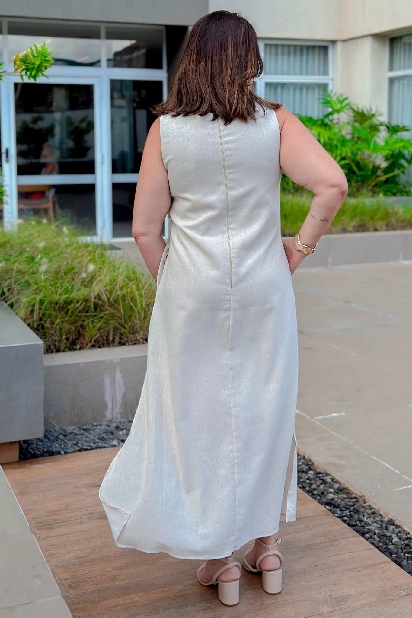 Vestido Midi Detalhe Bolso Elisa Bege