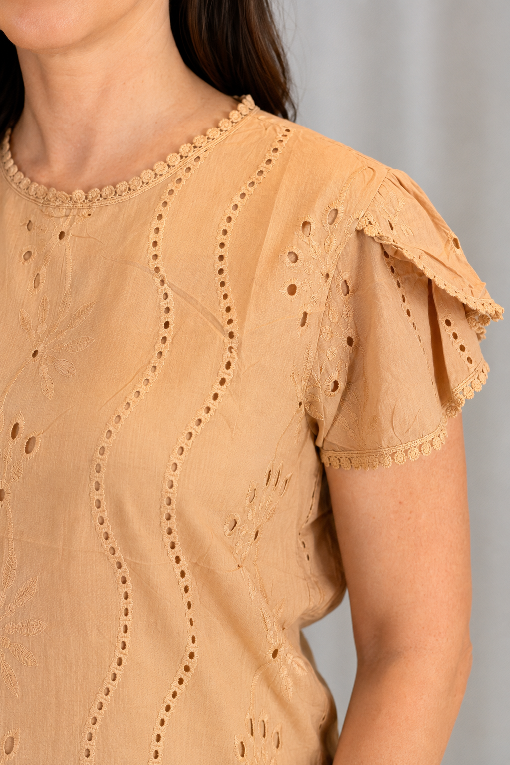 Blusa Laise com Manga Transpassada Valesca Bege