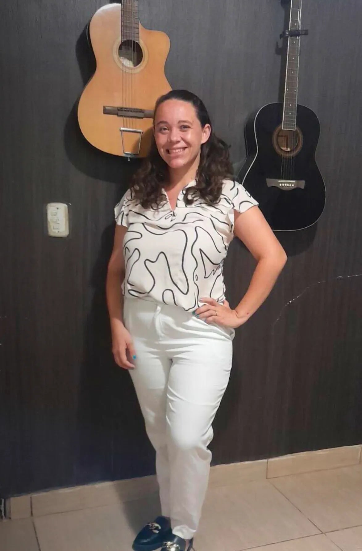 Blusa Versátil Manga Curta Detalhe Gola Adele Estampada Off White - imporium