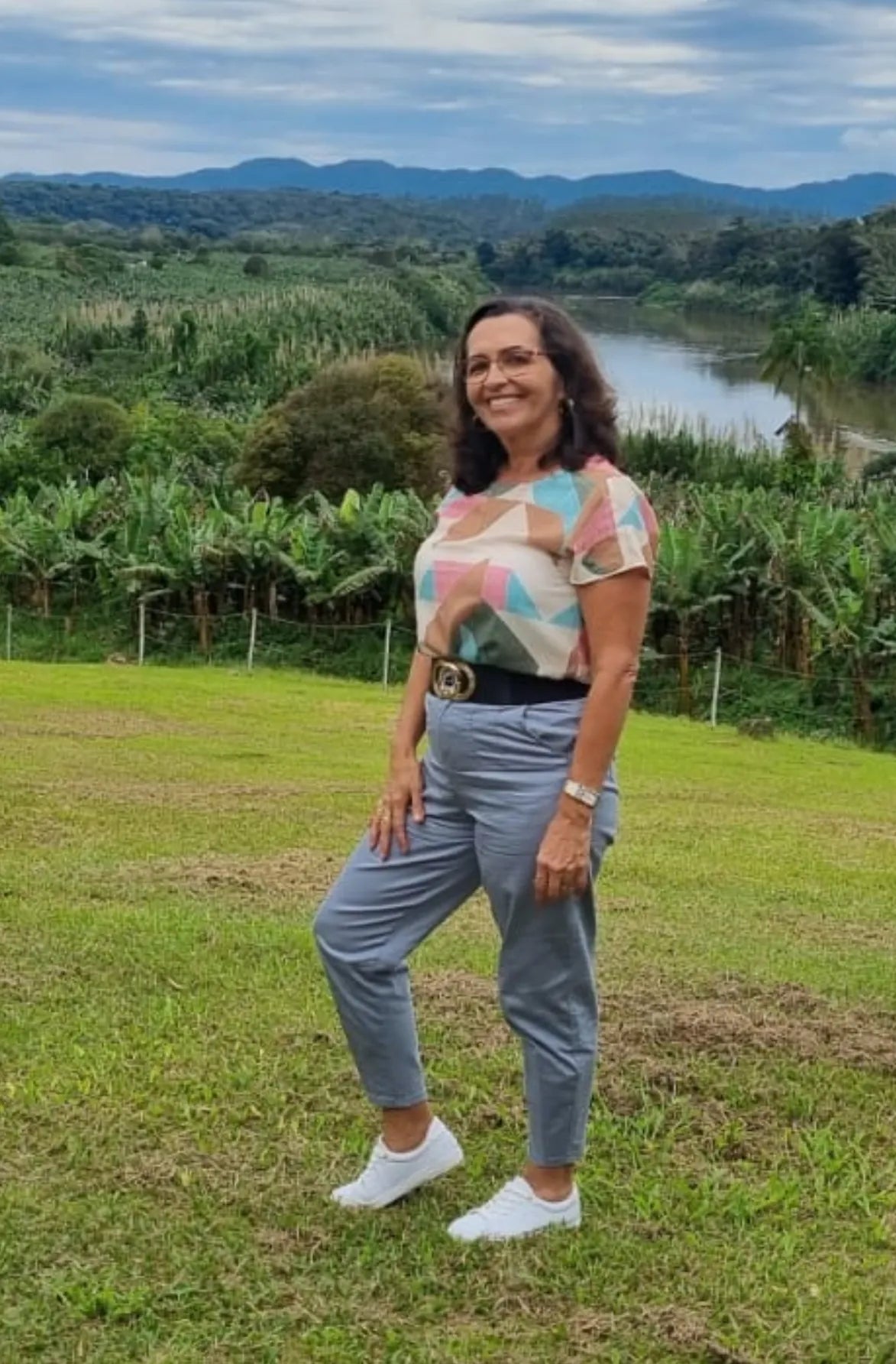 Blusa Manga Curta Estampa Geométrica Giulia Bege