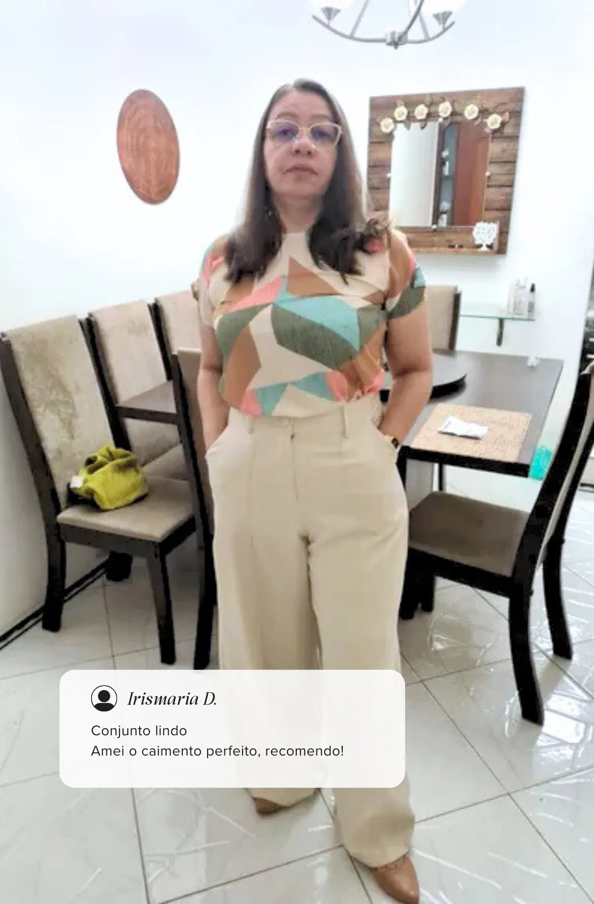 Blusa Manga Curta Estampa Geométrica Giulia Bege