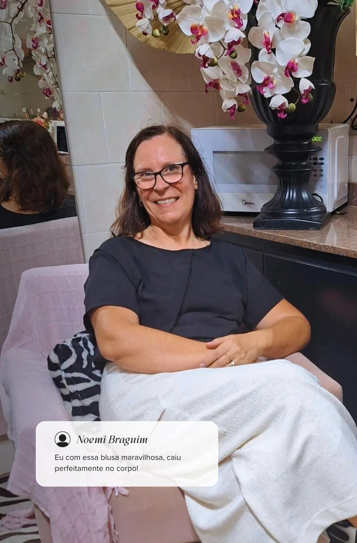 Blusa Manga Curta Detalhe Assimétrico Manuela Preta