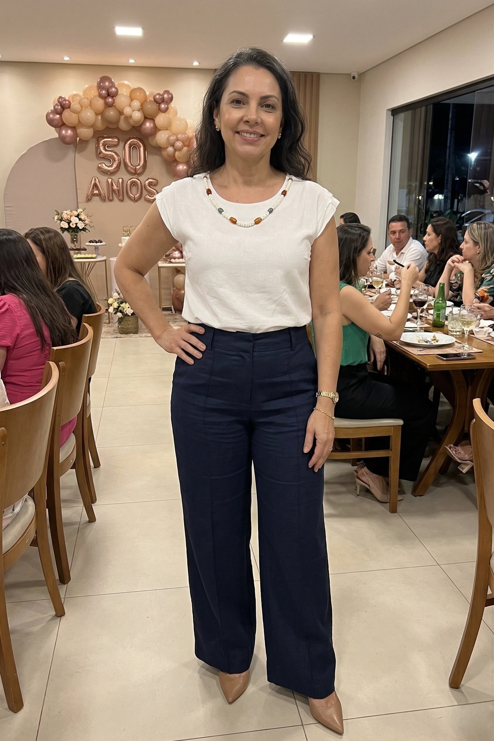 Blusa Manga Curta Visco Linen Detalhe Entrelaçado no Colo com Pedraria Iveth Branca
