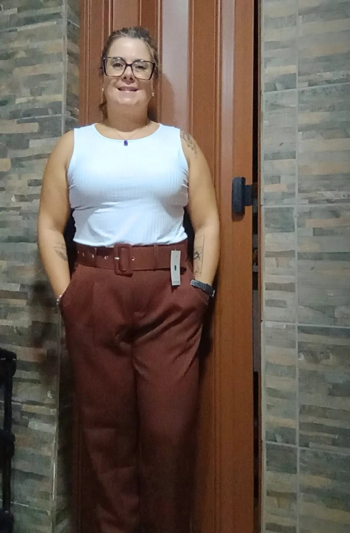 Calça Cinto Encapado Cenoura Marrom Café