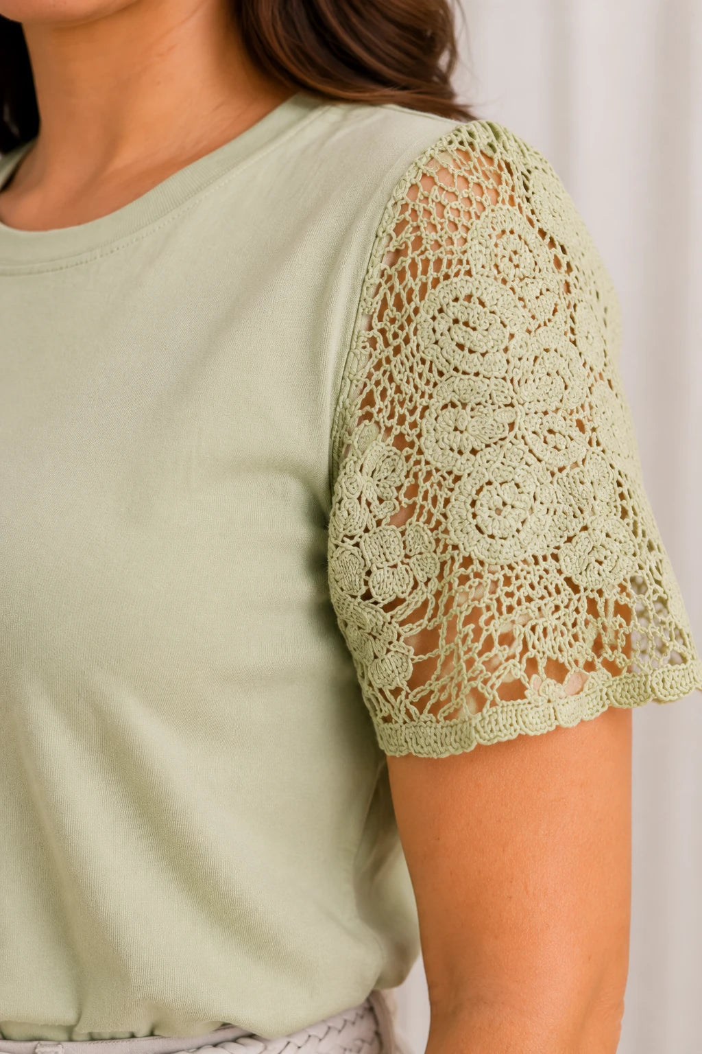 Blusa Confortável com Manga em Crochê Gisele Verde