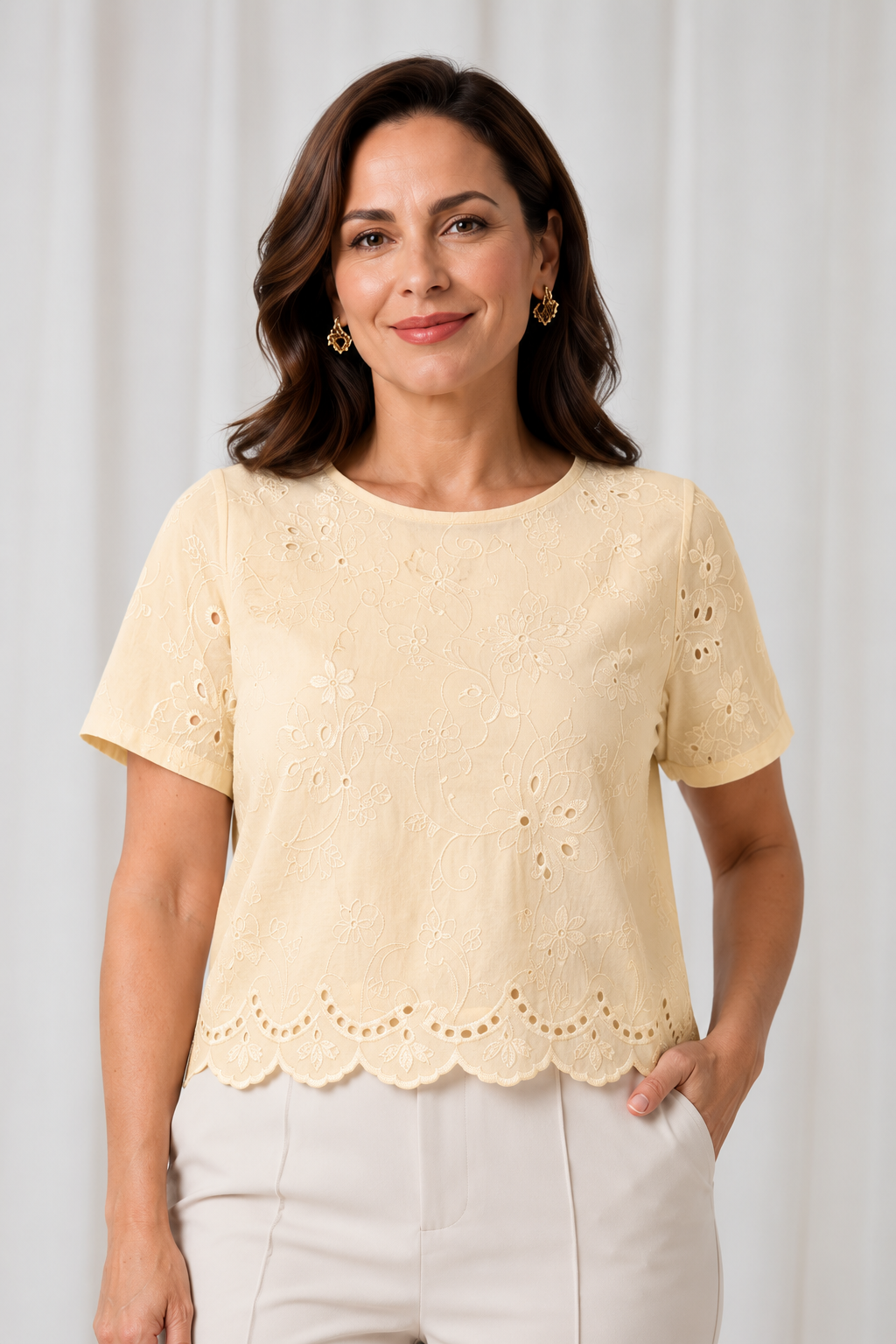 Blusa em Laise Fresca e Delicada Celine Bege