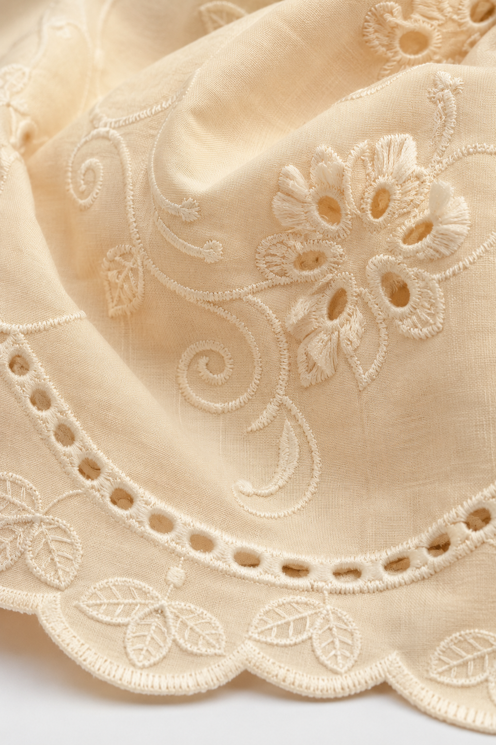 Blusa em Laise Fresca e Delicada Celine Bege