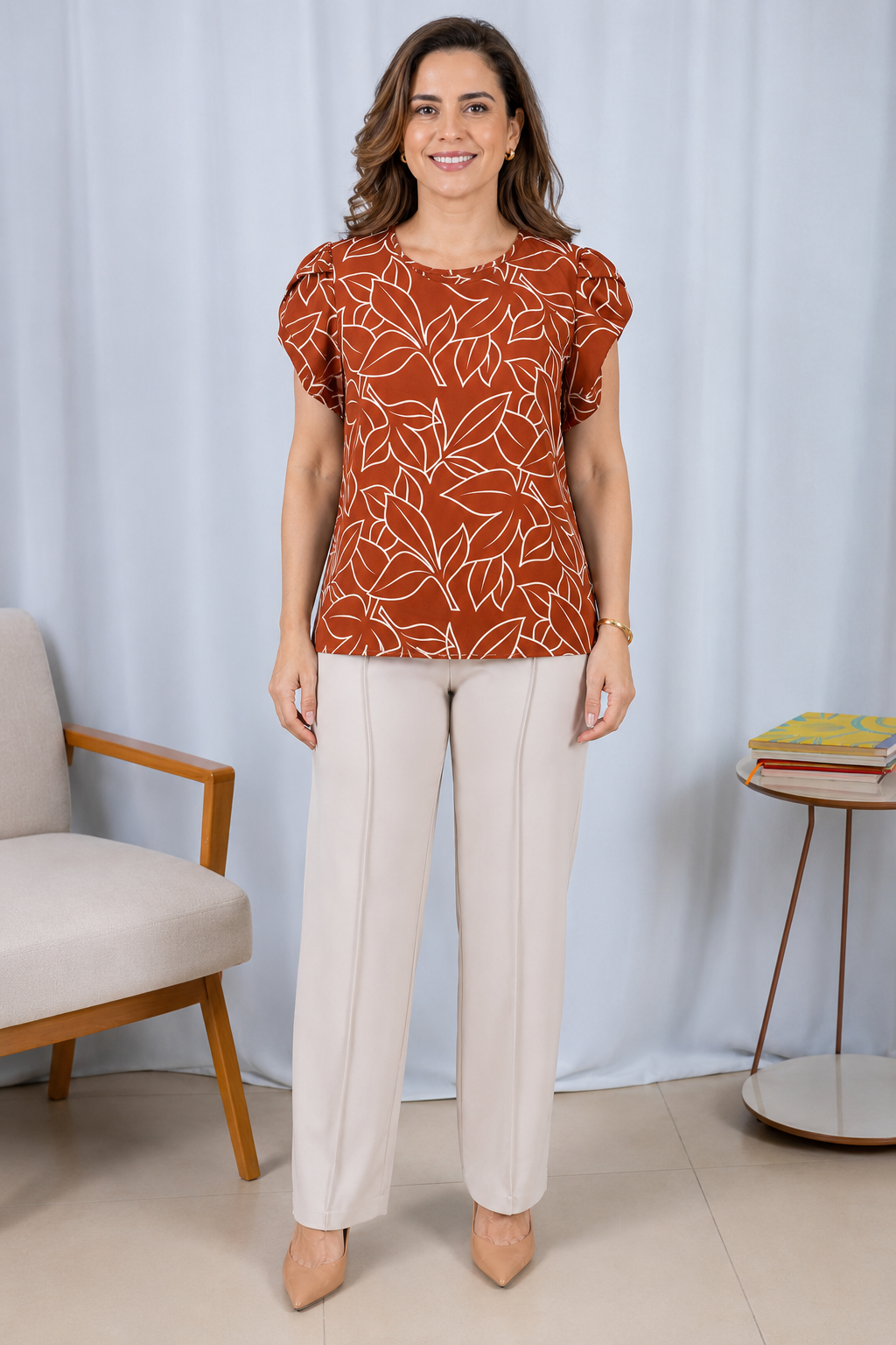 Blusa Estampada com Manga Transpassada Suelen Marrom