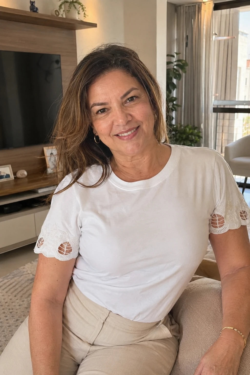 Blusa Manga Curta com Detalhe Bordado Vazado em Cotton Lycra Monique Branca