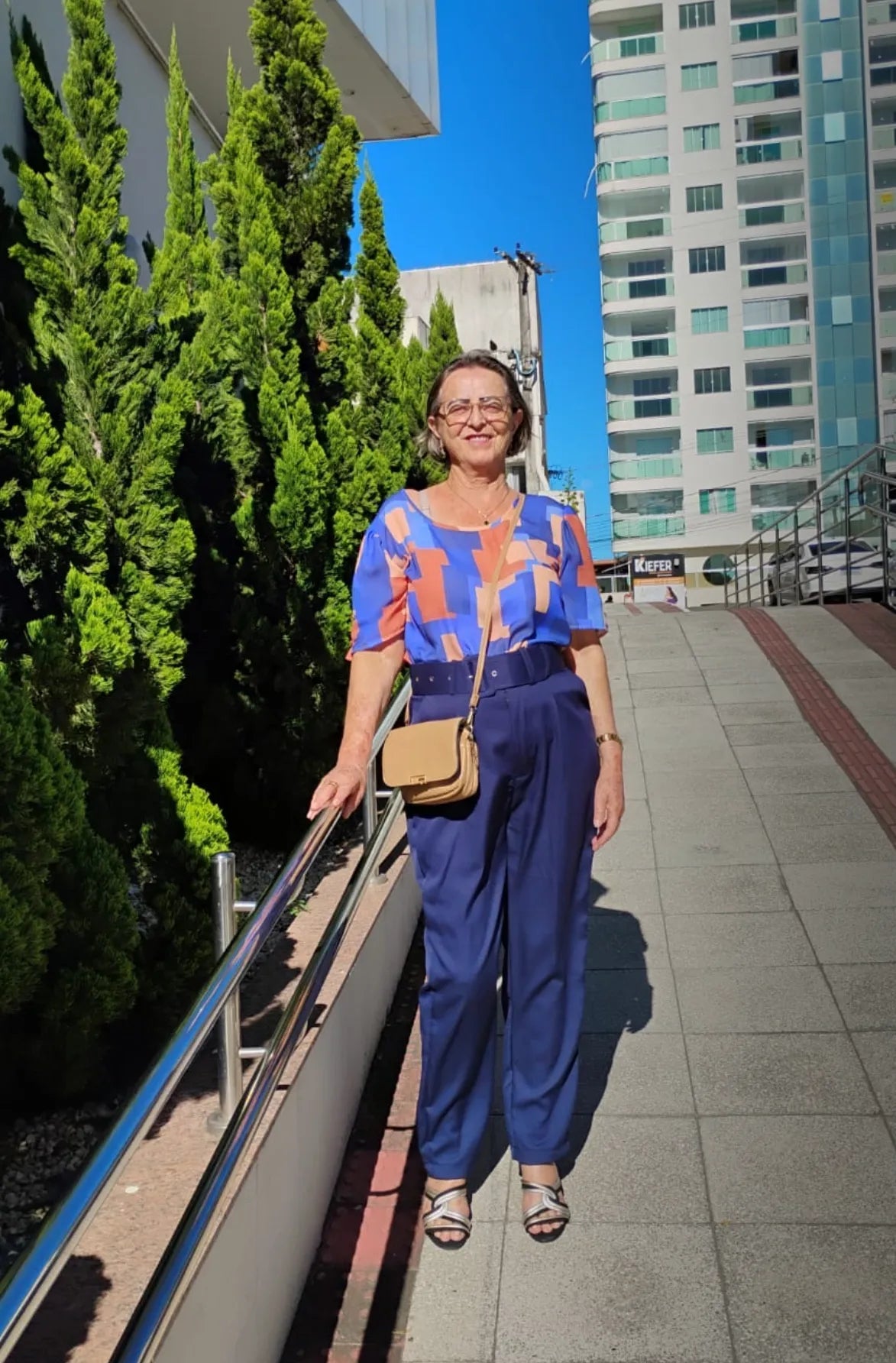 Blusa Manga Curta Detalhe Botões Karen Estampada Azul