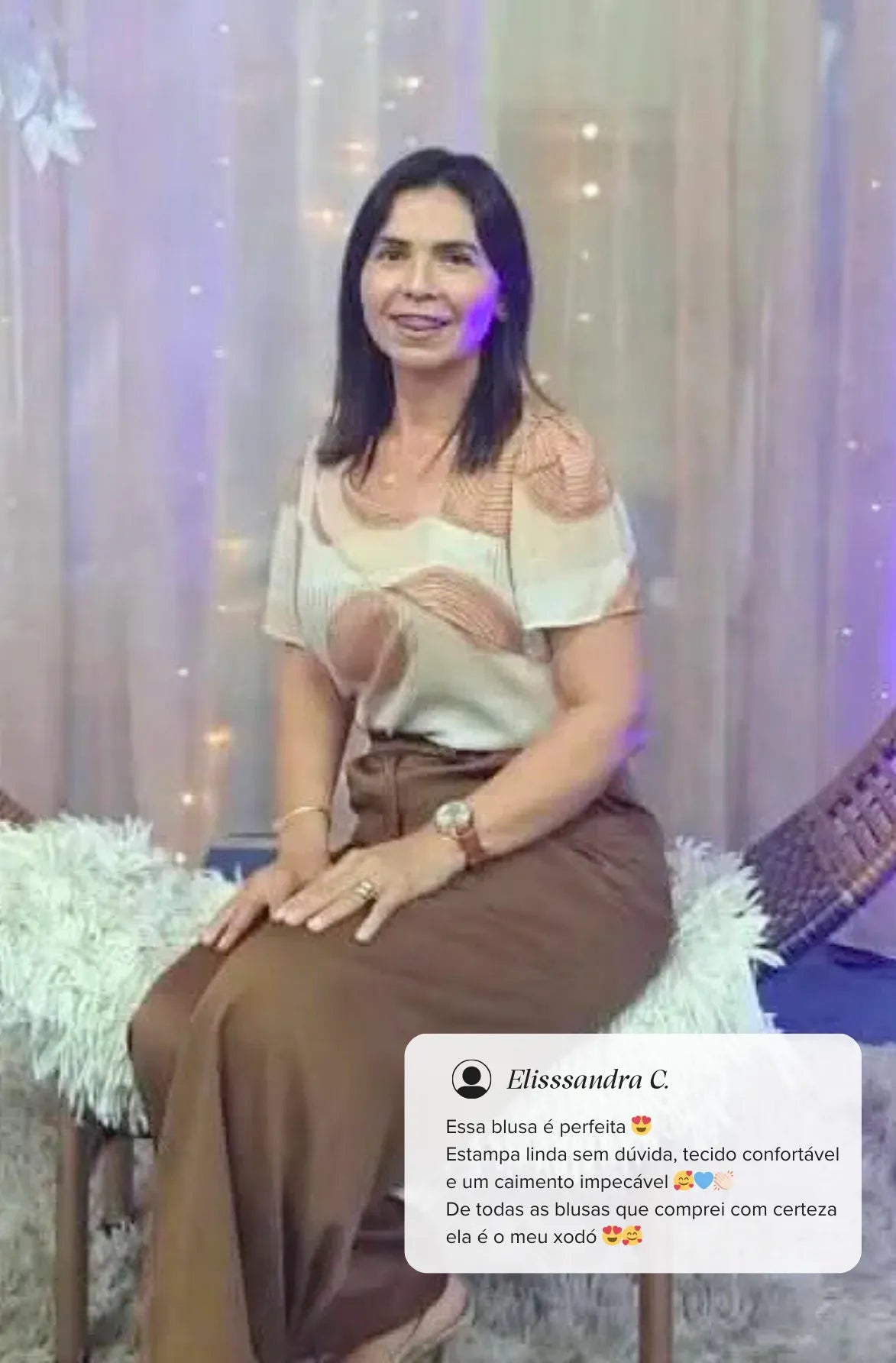 Blusa Manga Curta Tendência Crepe Detalhe Colo Glória Pires Estampada Bege
