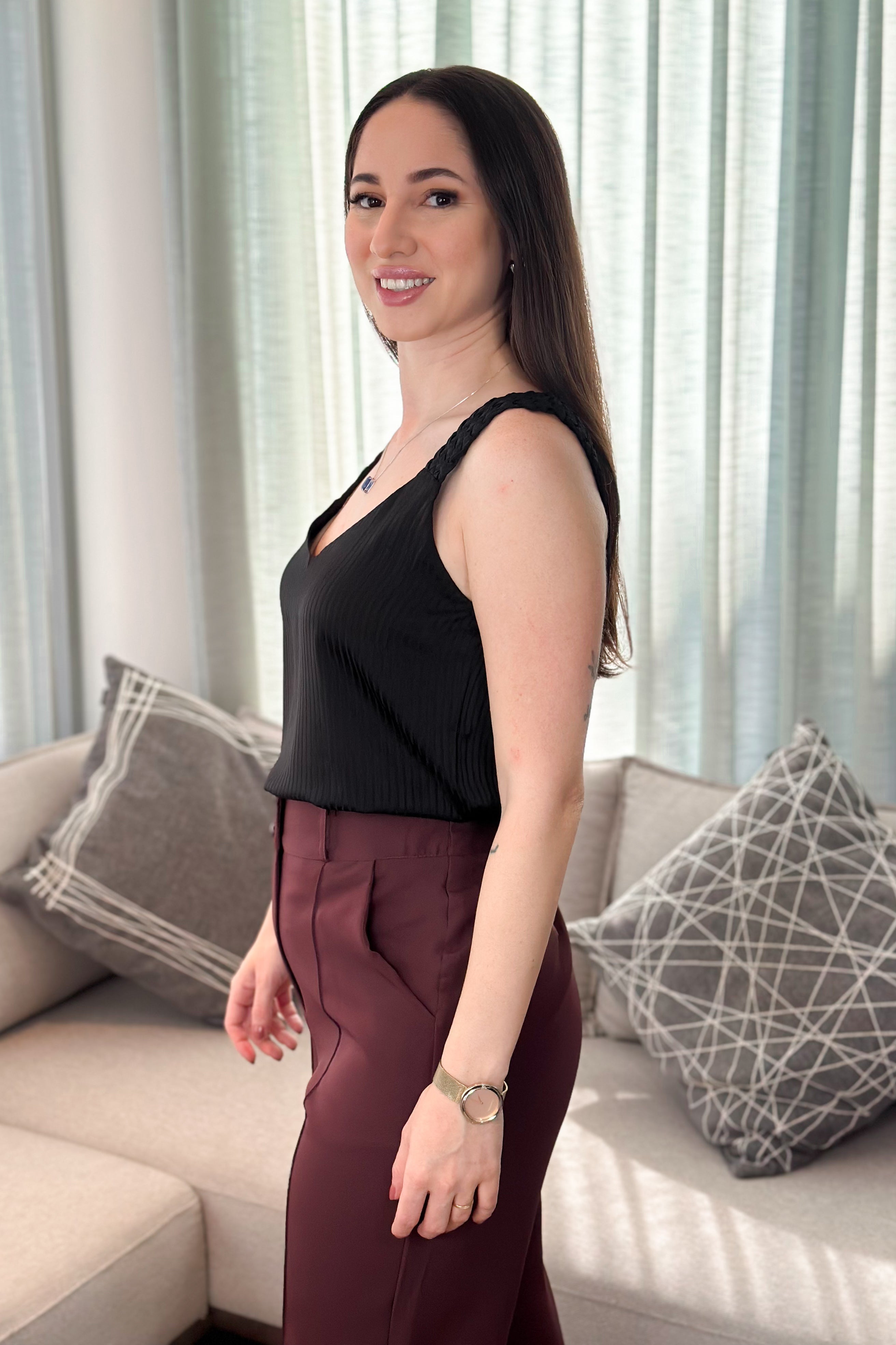 Blusa Regata Crepe Acetinado Detalhe Alça Trançada Beatriz Preta