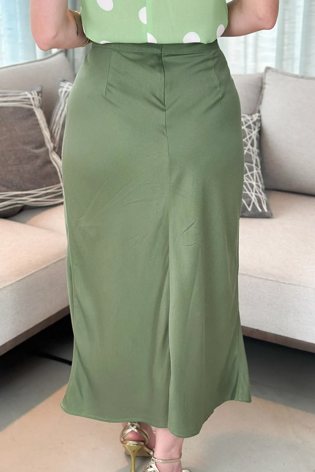 Saia Midi Em Viscose Lorena Verde Militar