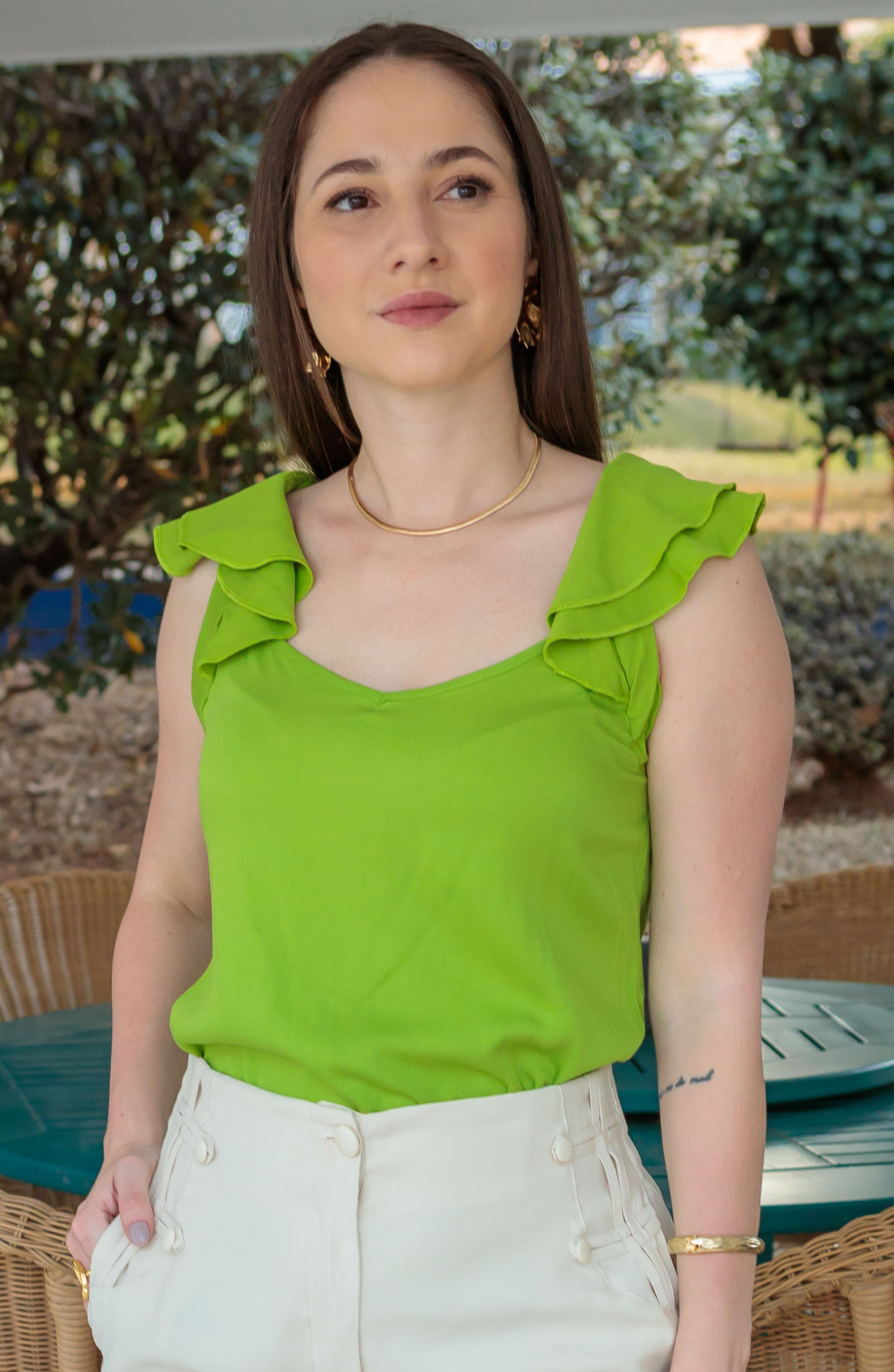 Blusa Regata Detalhe Babados Manga Ísis Verde Lima