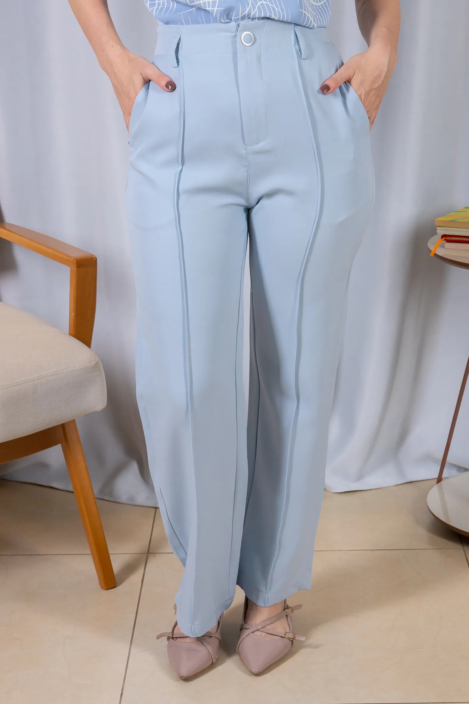 Calça Pantalona Alfaiataria Botão Encapado Margareth Azul
