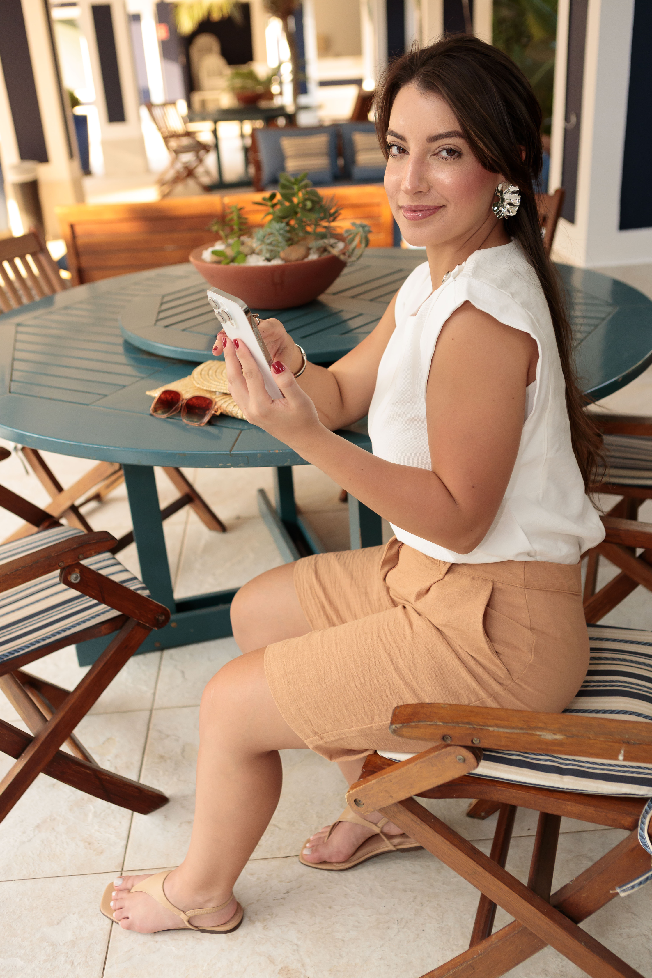 Blusa Regata Detalhe Botão Ombro Miriam Branca