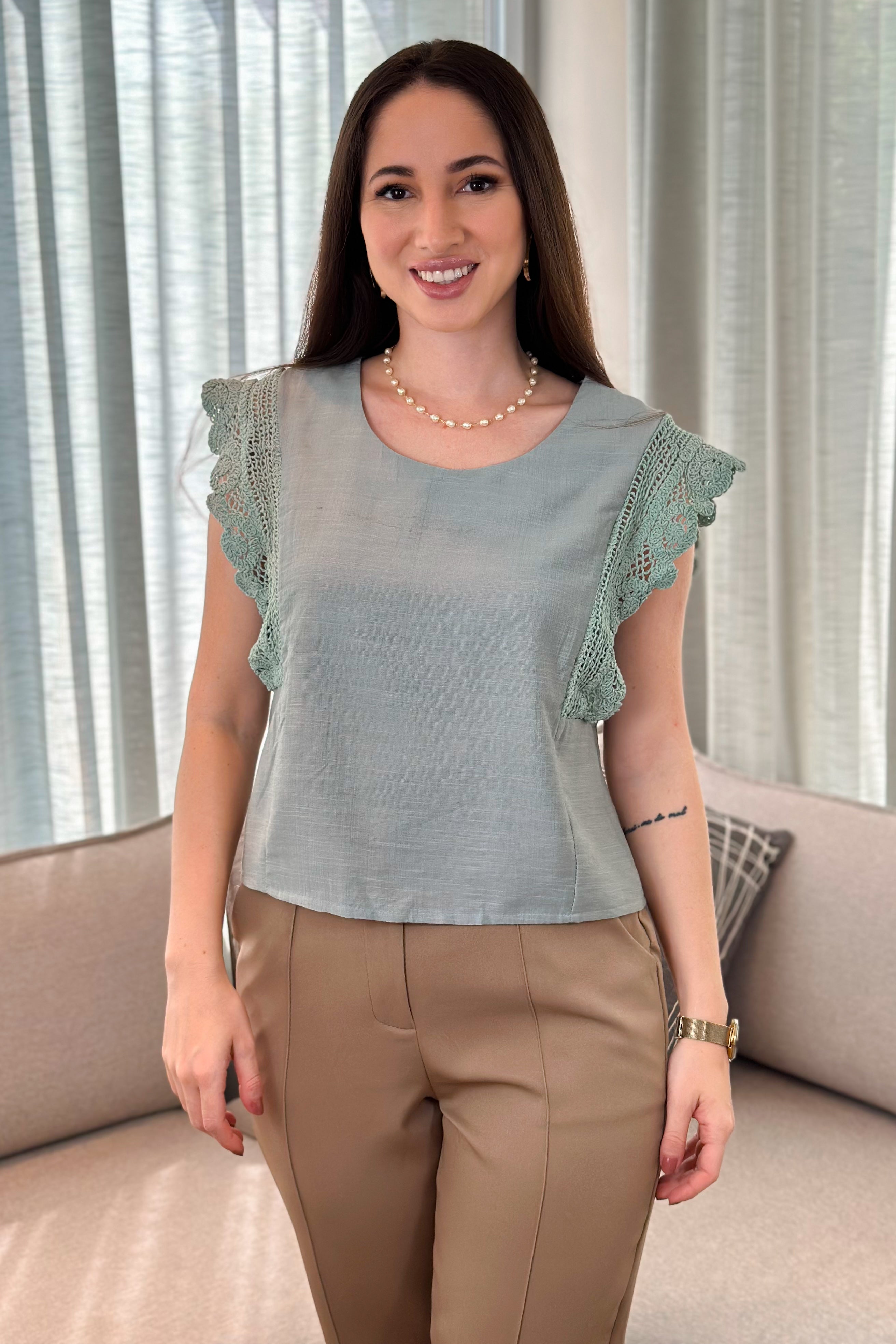 Blusa Max Cropedd Visco Natural Detalhe Manga Bordada Regina Verde
