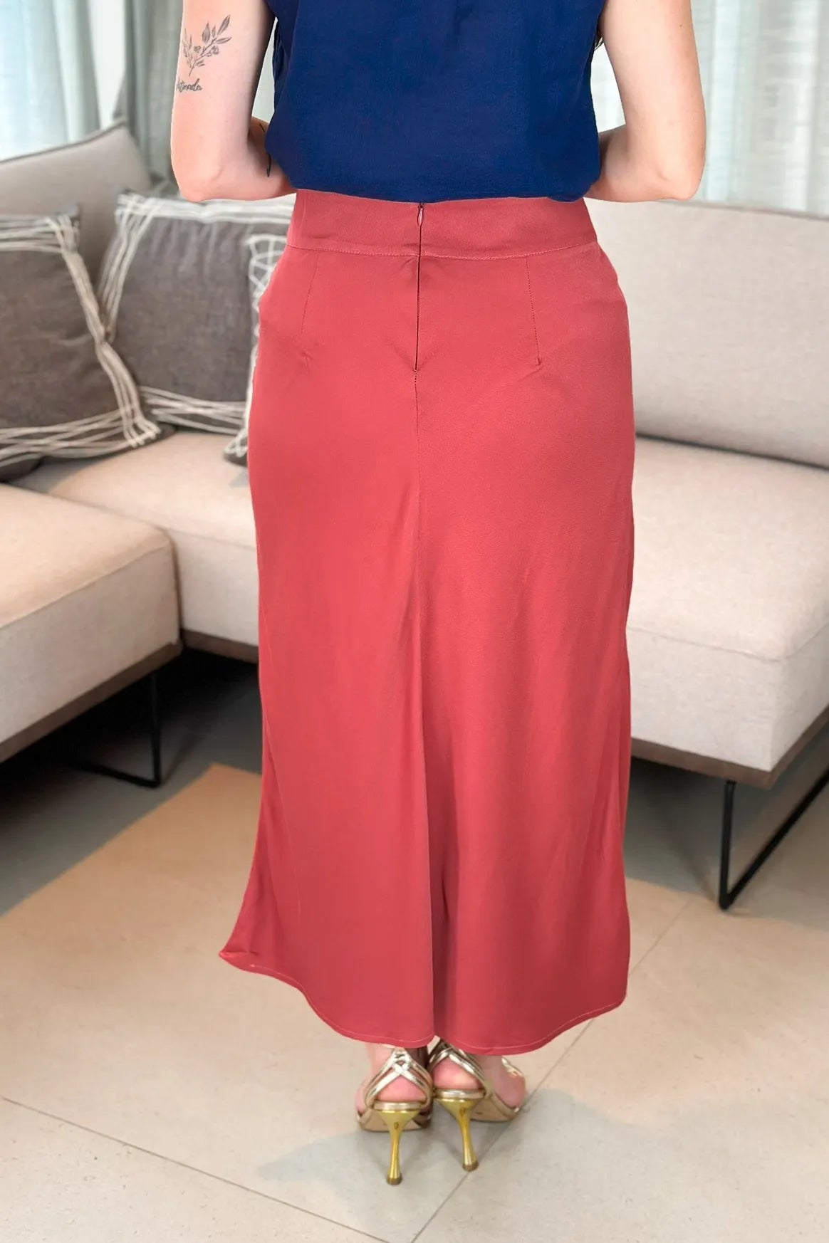 Saia Midi Em Viscose Lorena Coral