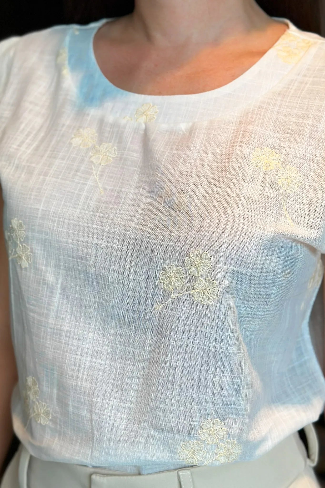 Blusa Manga Curta Em Laise Michelle Branca