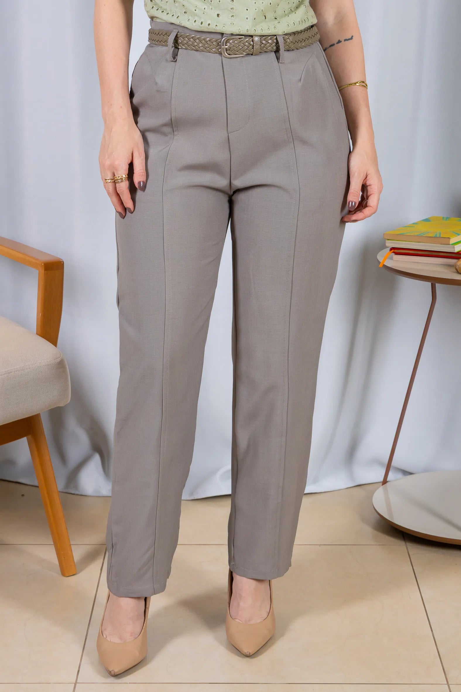 Calça Alfaiataria Corte Reto Friso e Cós Infinito Bianca Cinza