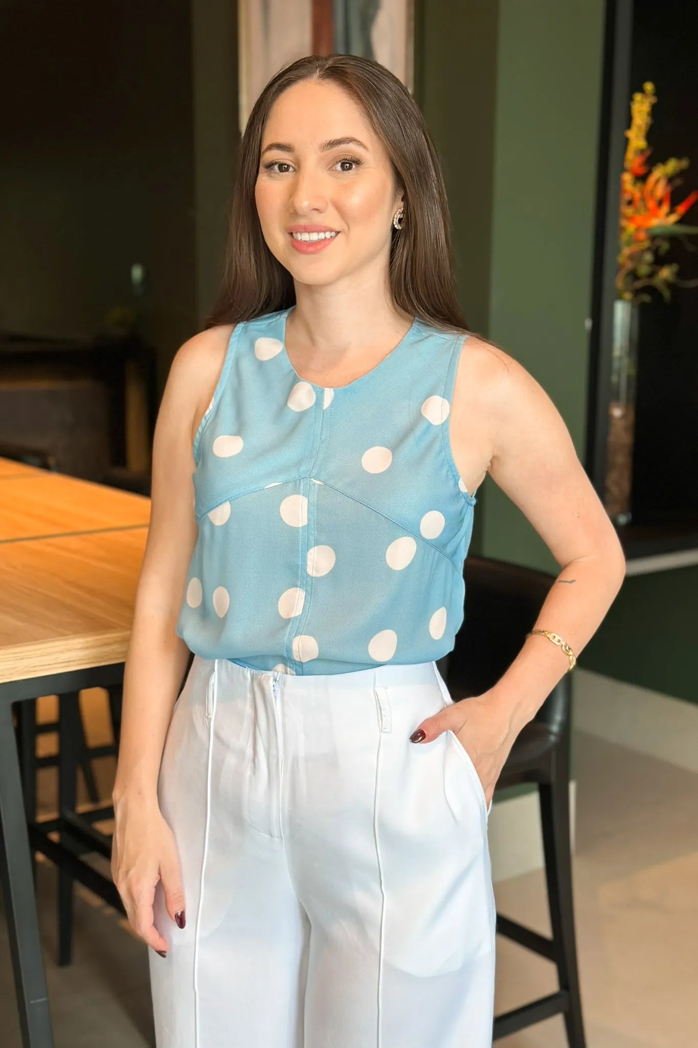 Blusa Regata Marcia Azul Estampada Poá Branca