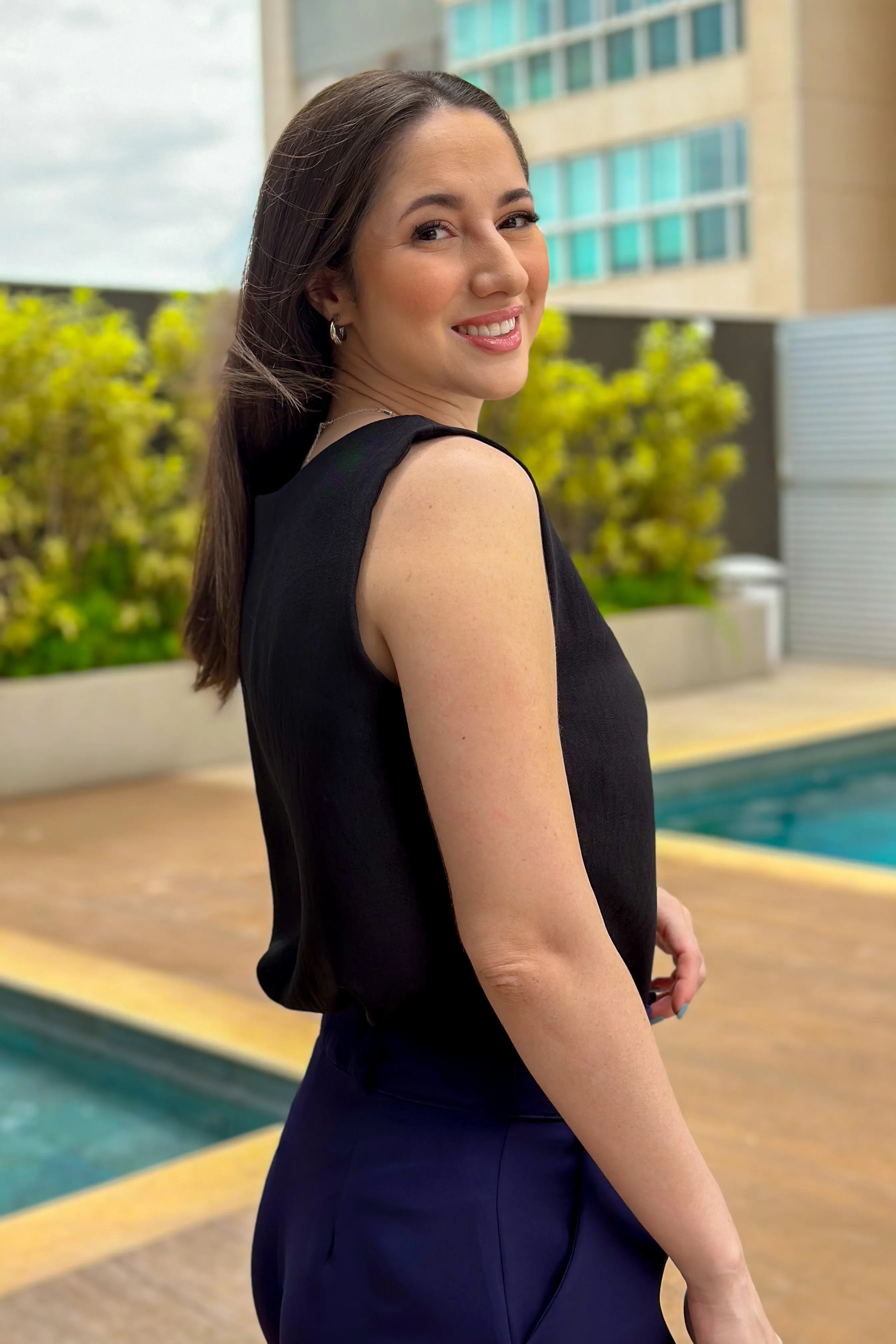 Blusa Textura Regata Lisa Clássica Maiara Preta