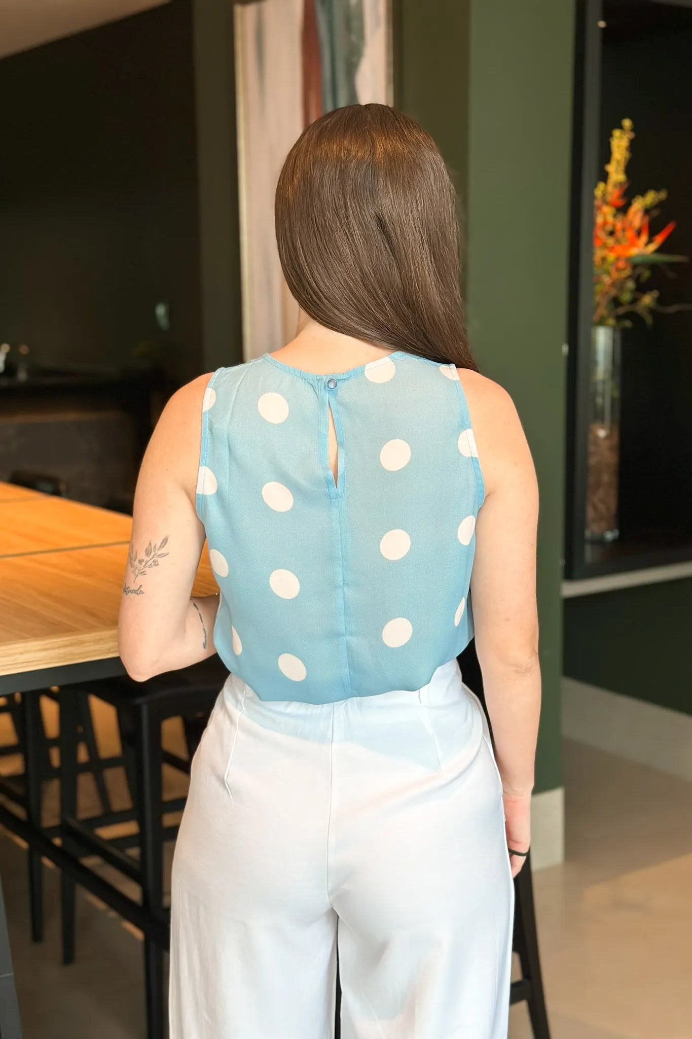 Blusa Regata Marcia Azul Estampada Poá Branca