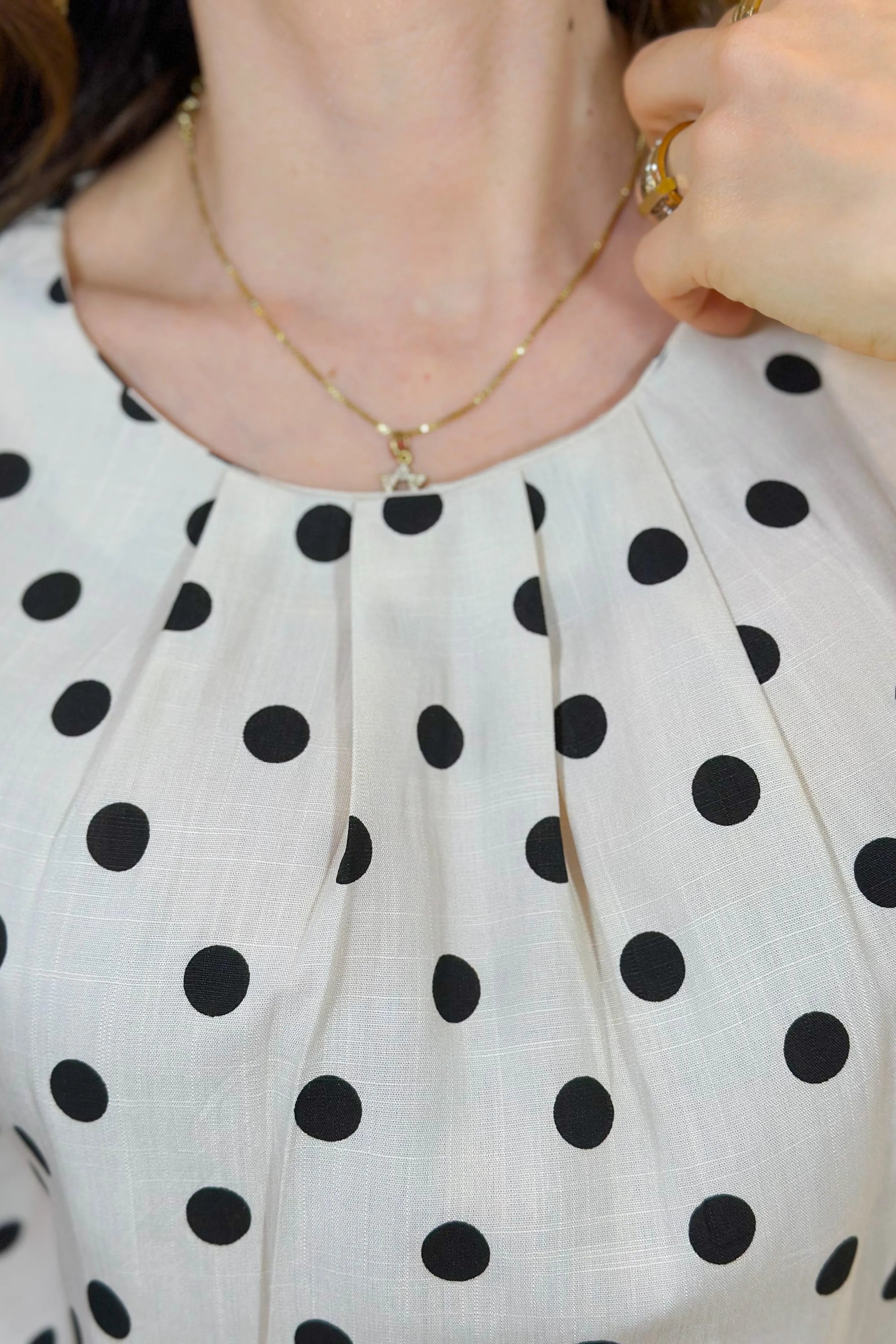 Blusa Manga Curta Visco Transpassada Bela Estampada Poá Preta